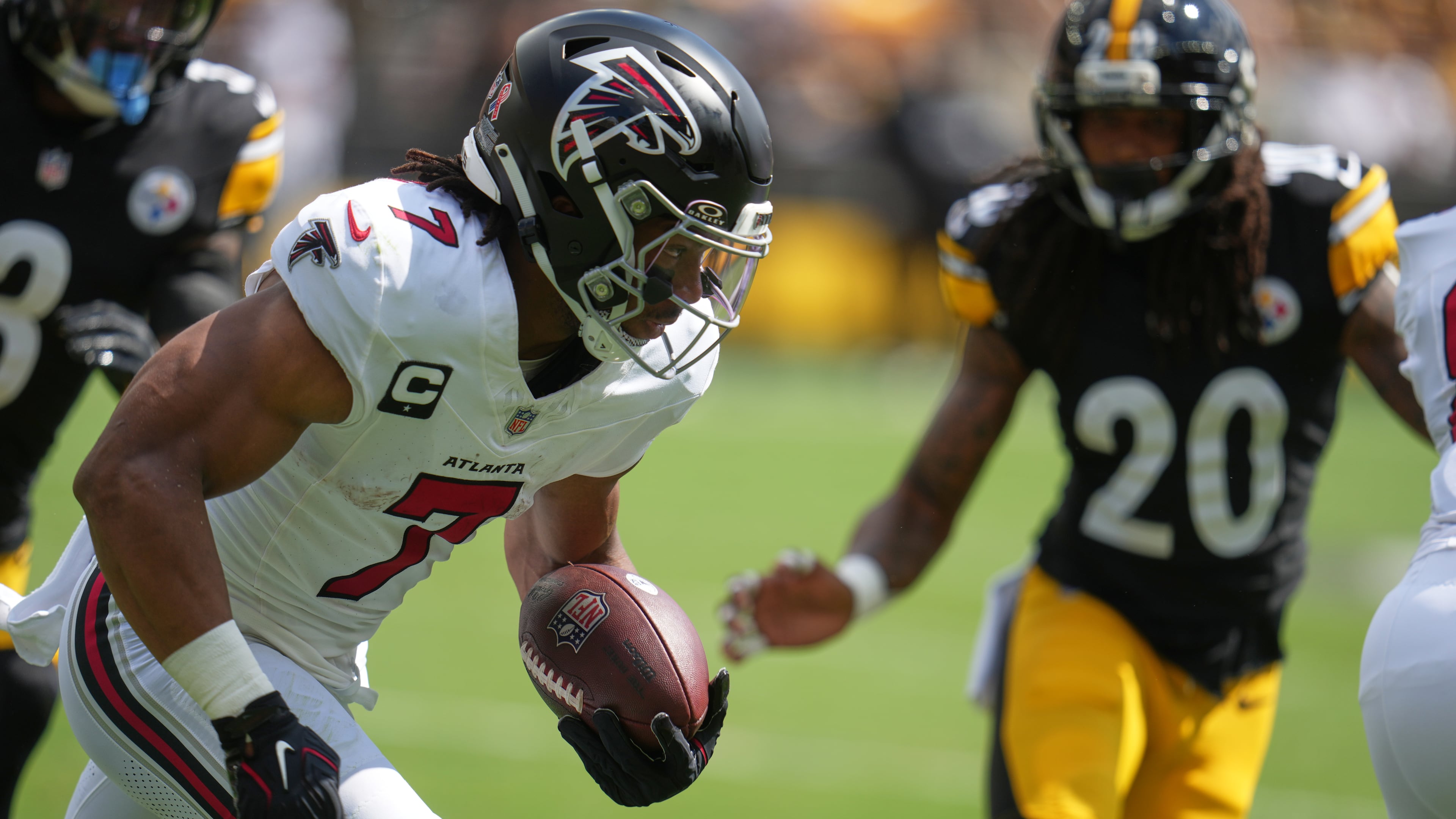Falcons running back Bijan Robinson runs the ball during an NFL football game against the Pittsburgh Steelers, Sunday, Sept. 13, 2026, in Pittsburgh. (Gene J. Puskar/AP)
