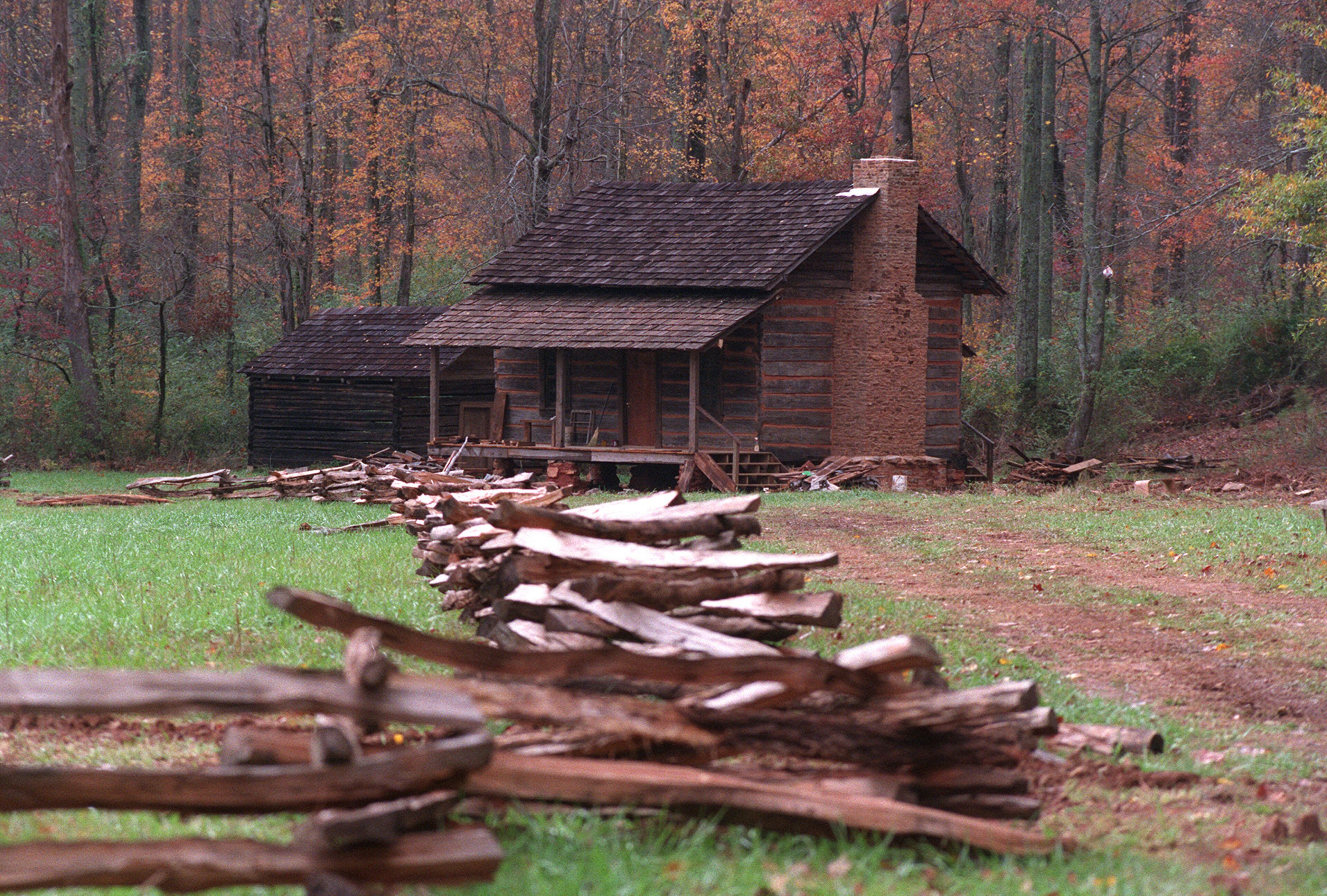 A cabin at the Funk Heritage Center at Reinhardt Universityin Waleska. (FRANK NIEMEIR/Staff)