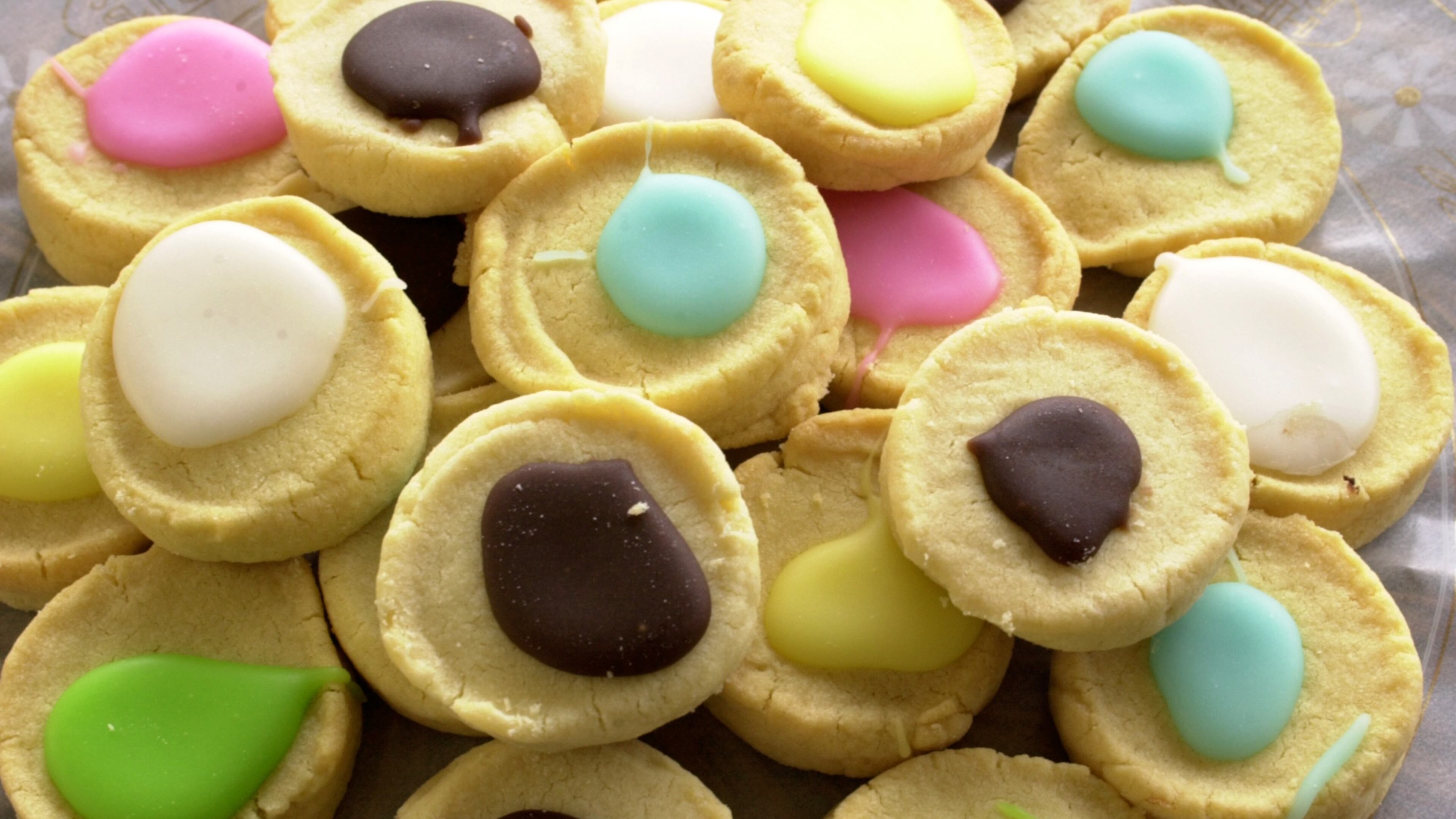 Cookies from the menu of Henri's Bakery.