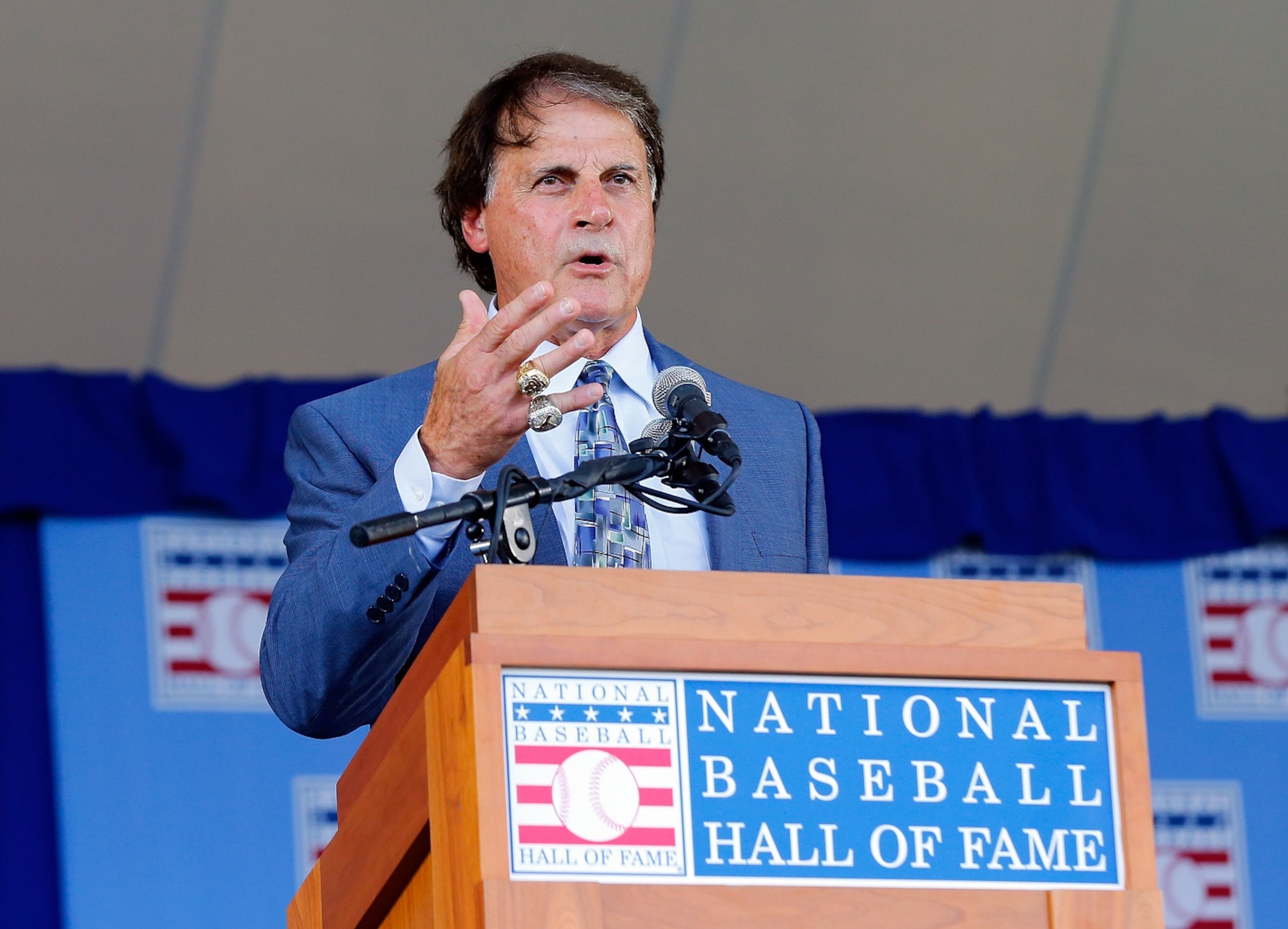 Inductee Tony La Russa gives his speech. (Photo by Jim McIsaac/Getty Images)