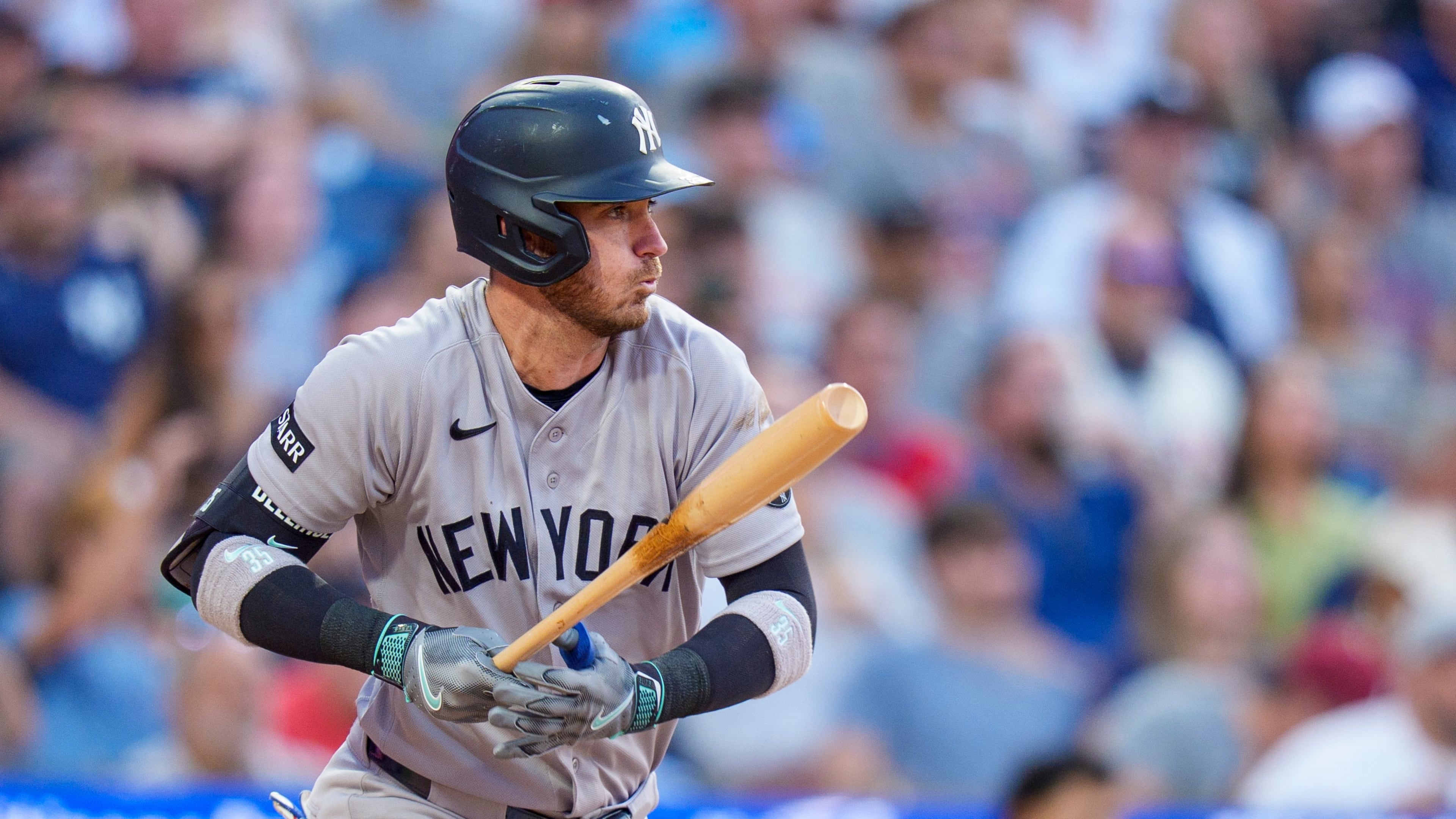 New York Yankees' Cody Bellinger singles to score Austin Wells during the sixth inning of a baseball game against the Philadelphia Phillies, Saturday, July 25, 2026, in Philadelphia. (AP Photo/Chris Szagola)