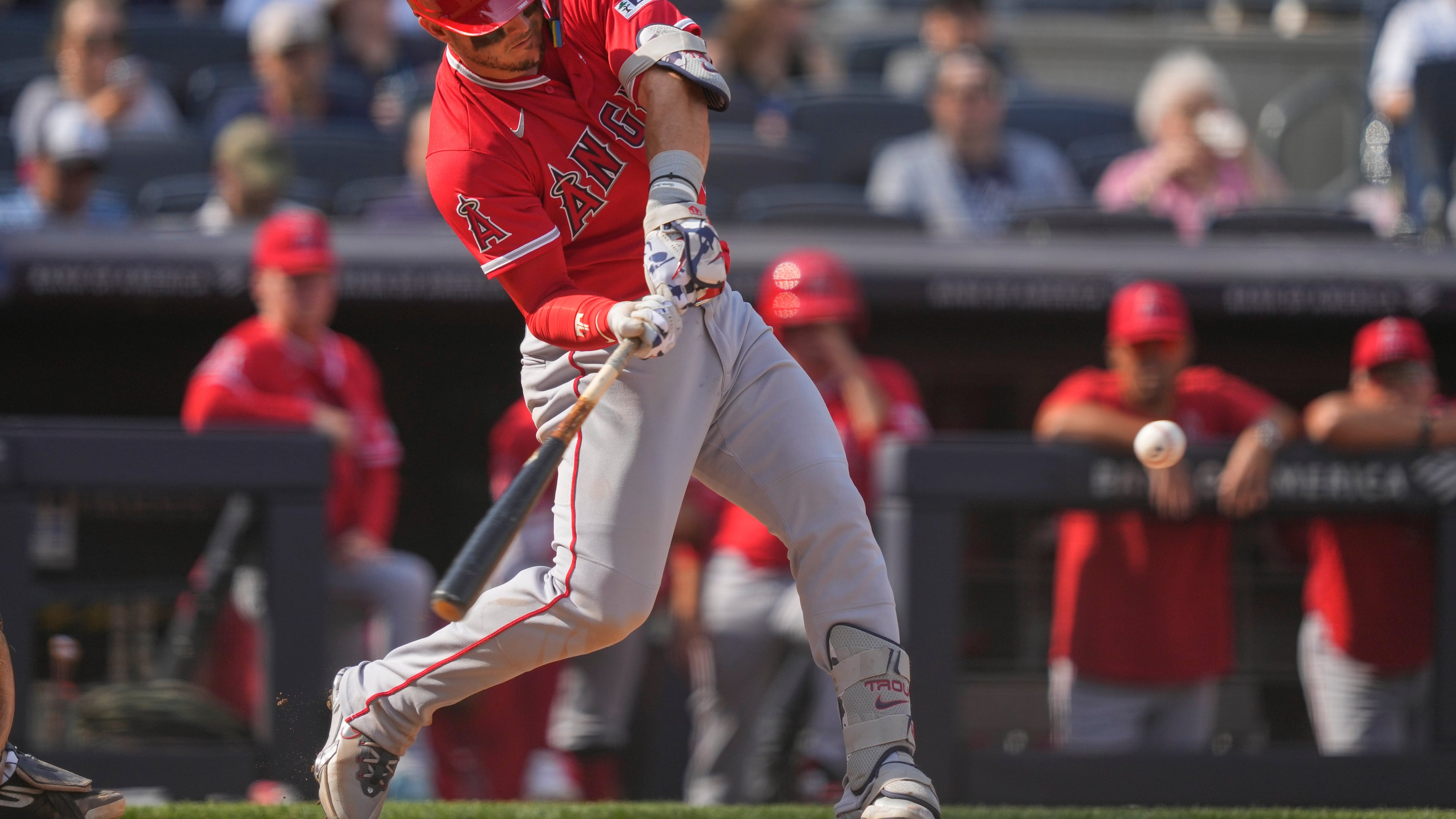 Los Angeles Angels' Mike Trout (27) hits a home run during the seventh inning of a baseball game against the New York Yankees, Thursday, April 16, 2026, in New York. (AP Photo/Yuki Iwamura)