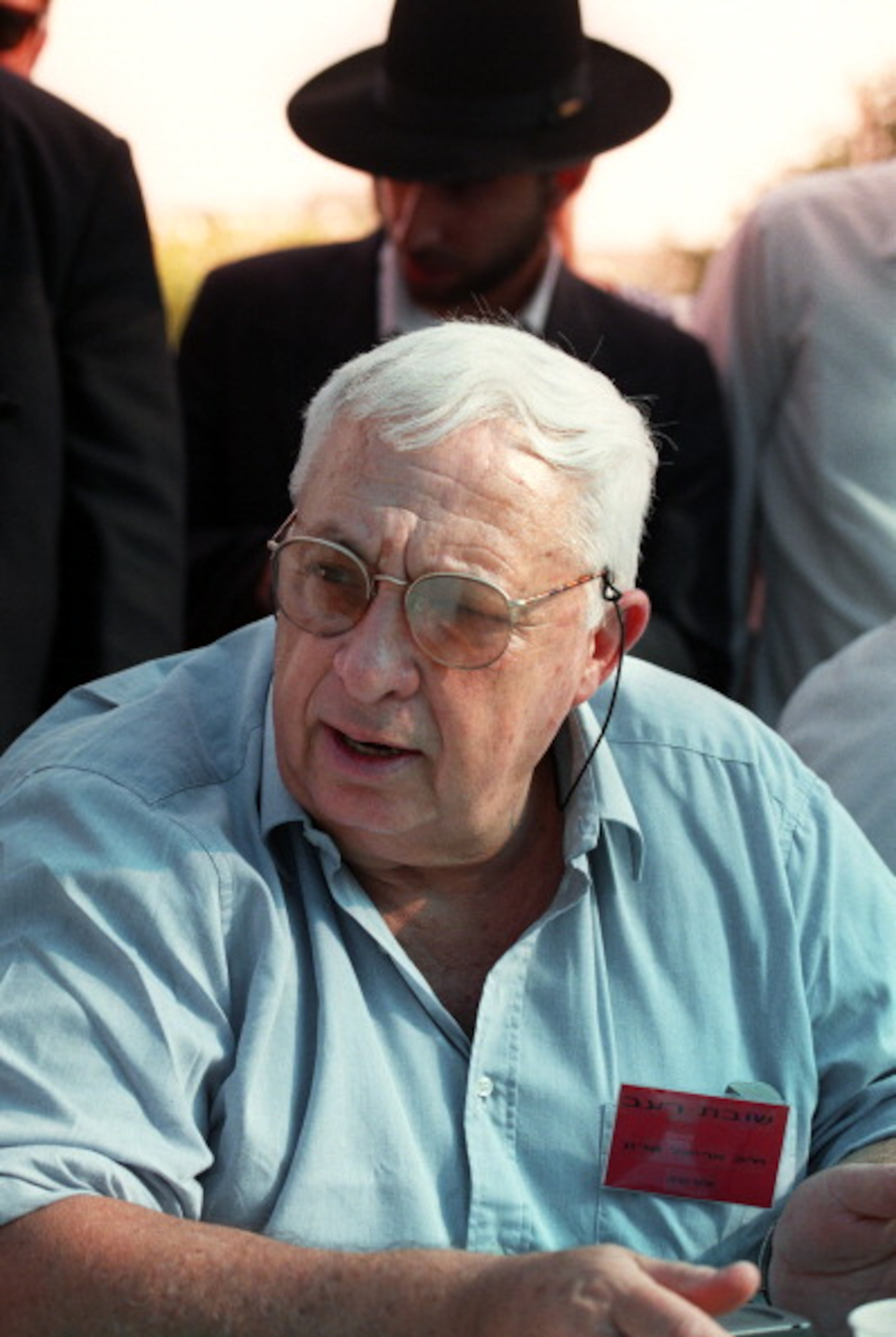 Israeli right-wing opposition MP and Ex-Defence Minister Ariel Sharon begins a one week lasting mass hunger-strike to protest against the wave of terror attacks, in front of Prime Minister Rabin's office in Jerusalem 23 August 1995. (Photo credit should read MANOOCHER DEGHATI/AFP/Getty Images)