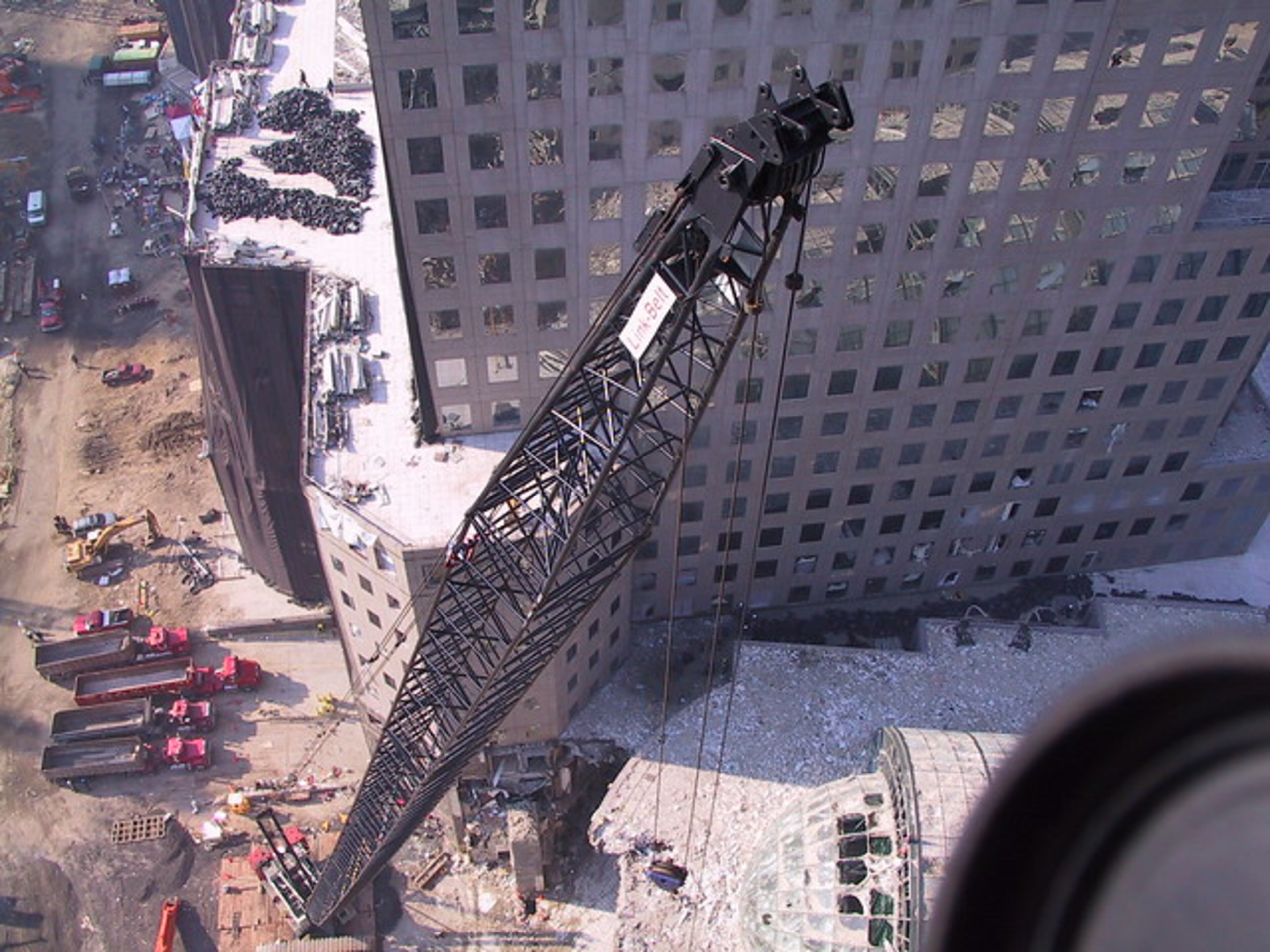 Jason Scott uploaded thousands of photos of the Ground Zero cleanup after the 9/11 attacks. The photos were discovered on a CD Rom purchased at an estate sale, according to the BBC.