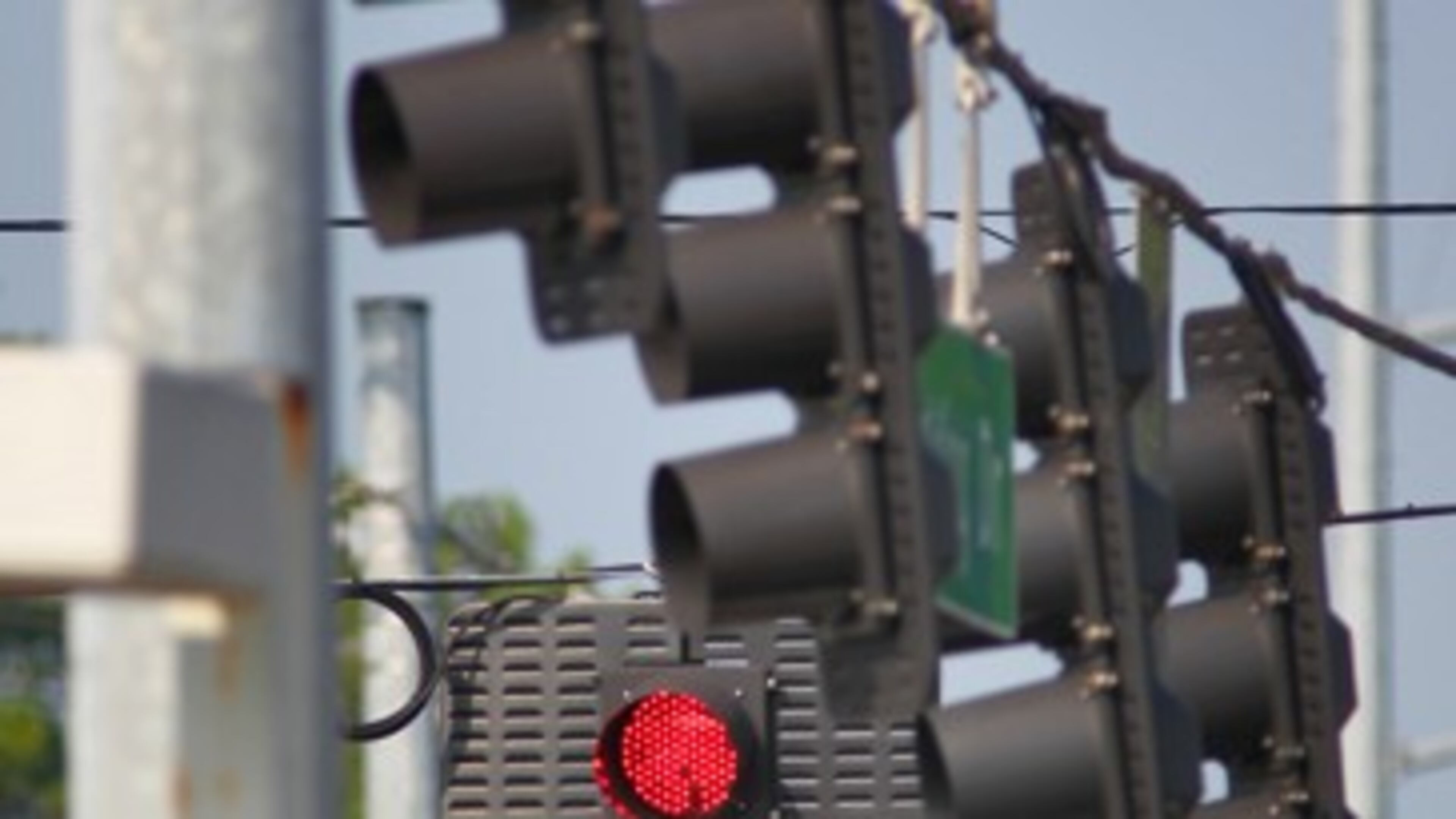A new traffic signal will be installed on U.S. 278 and Sweetwater Road in Powder Springs by Paran Homes to provide access to a new townhome community and a commercial area. AJC file photo