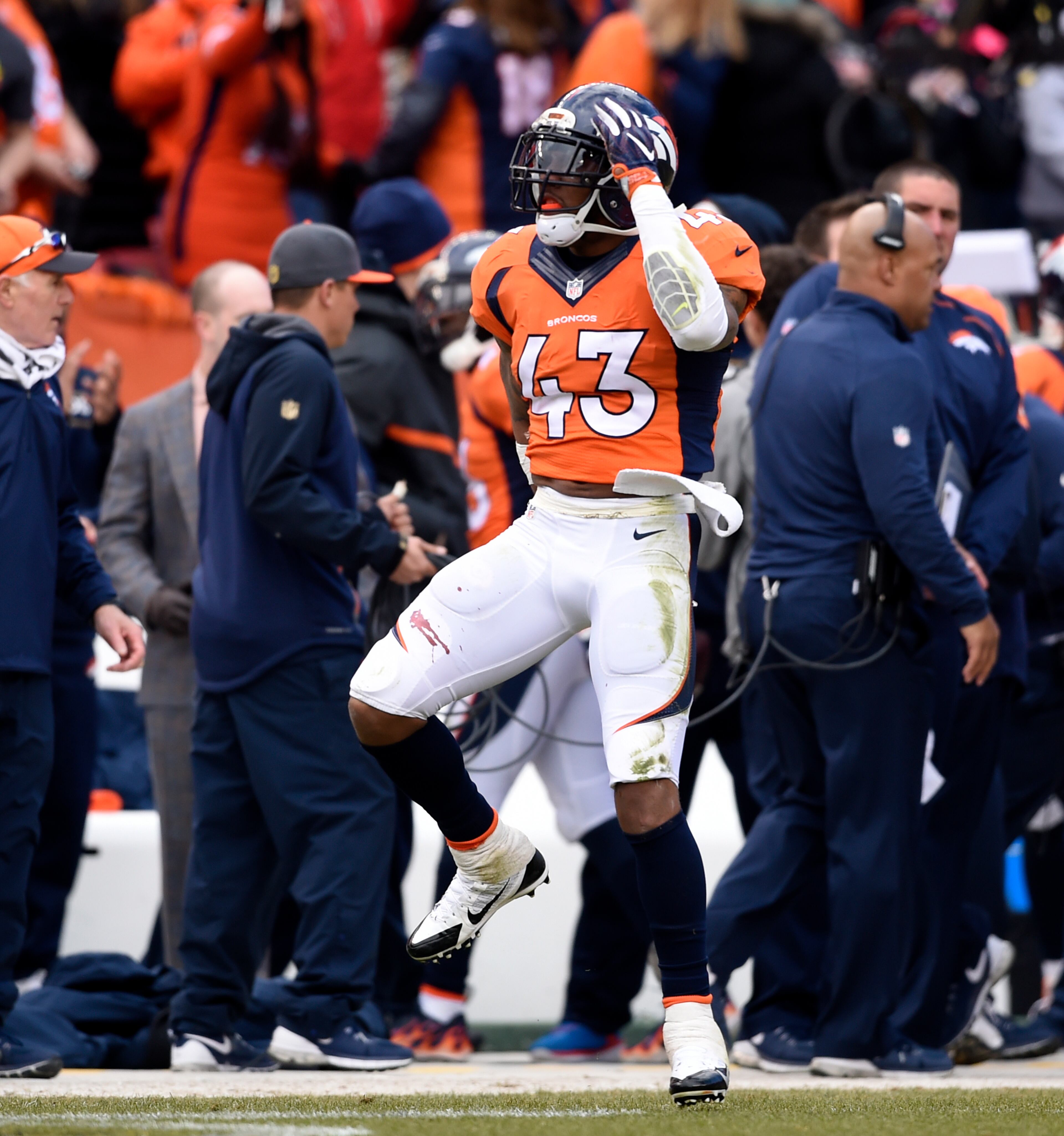 DENVER, CO - JANUARY 24: Strong safety T.J. Ward (43) of the Denver Broncos celebrates an interception by Free safety Darian Stewart (26) of the Denver Broncos in the second quarter. The Denver Broncos played the New England Patriots in the AFC championship game at Sports Authority Field at Mile High in Denver, CO on January 24, 2015. (Photo by Helen H. Richardson/The Denver Post via Getty Images)