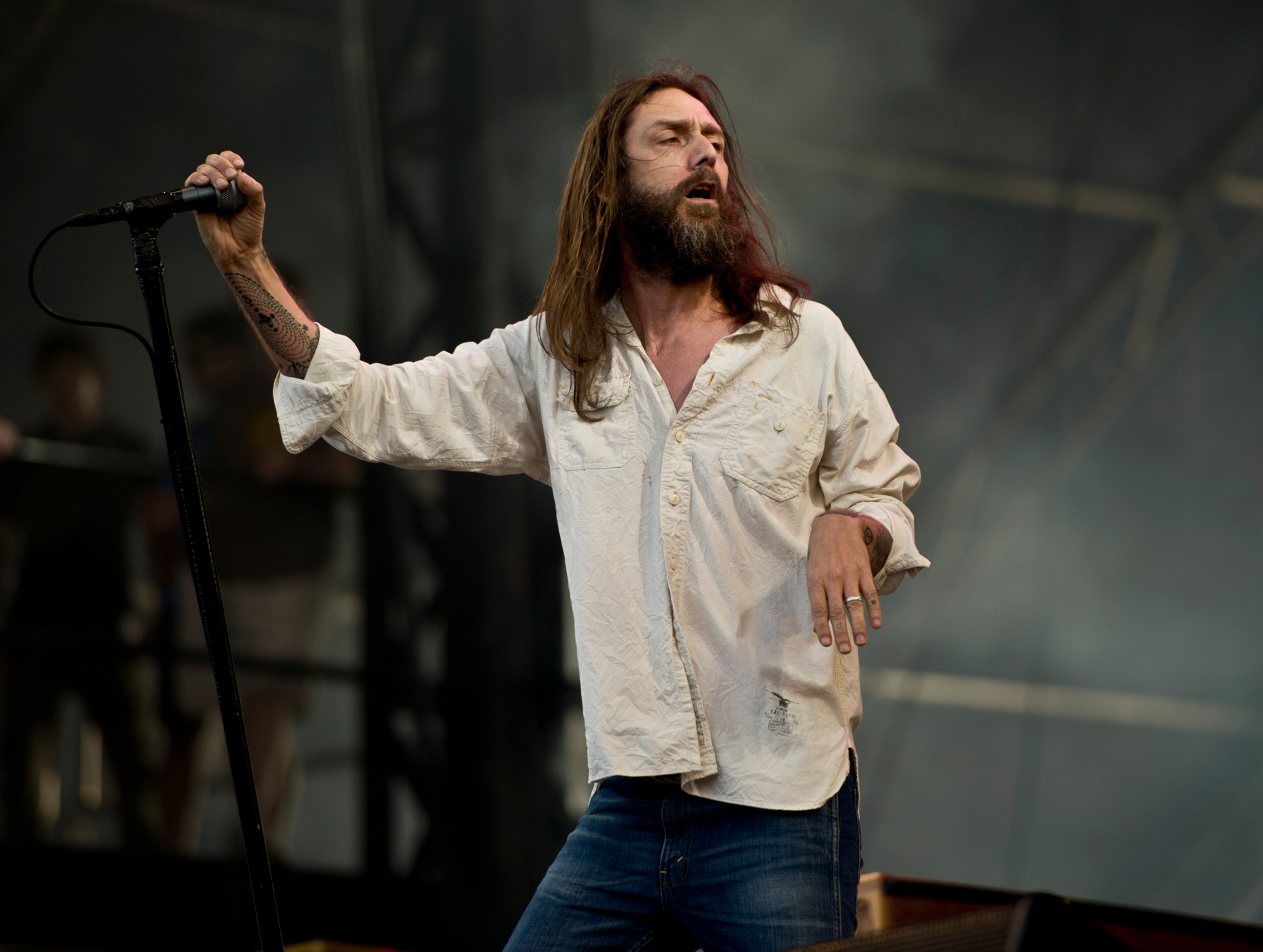 Chris Robinson and The Black Crowes got the beach crowd rockin' during the second day of the Hangout Music Festival in Gulf Shores, Ala.