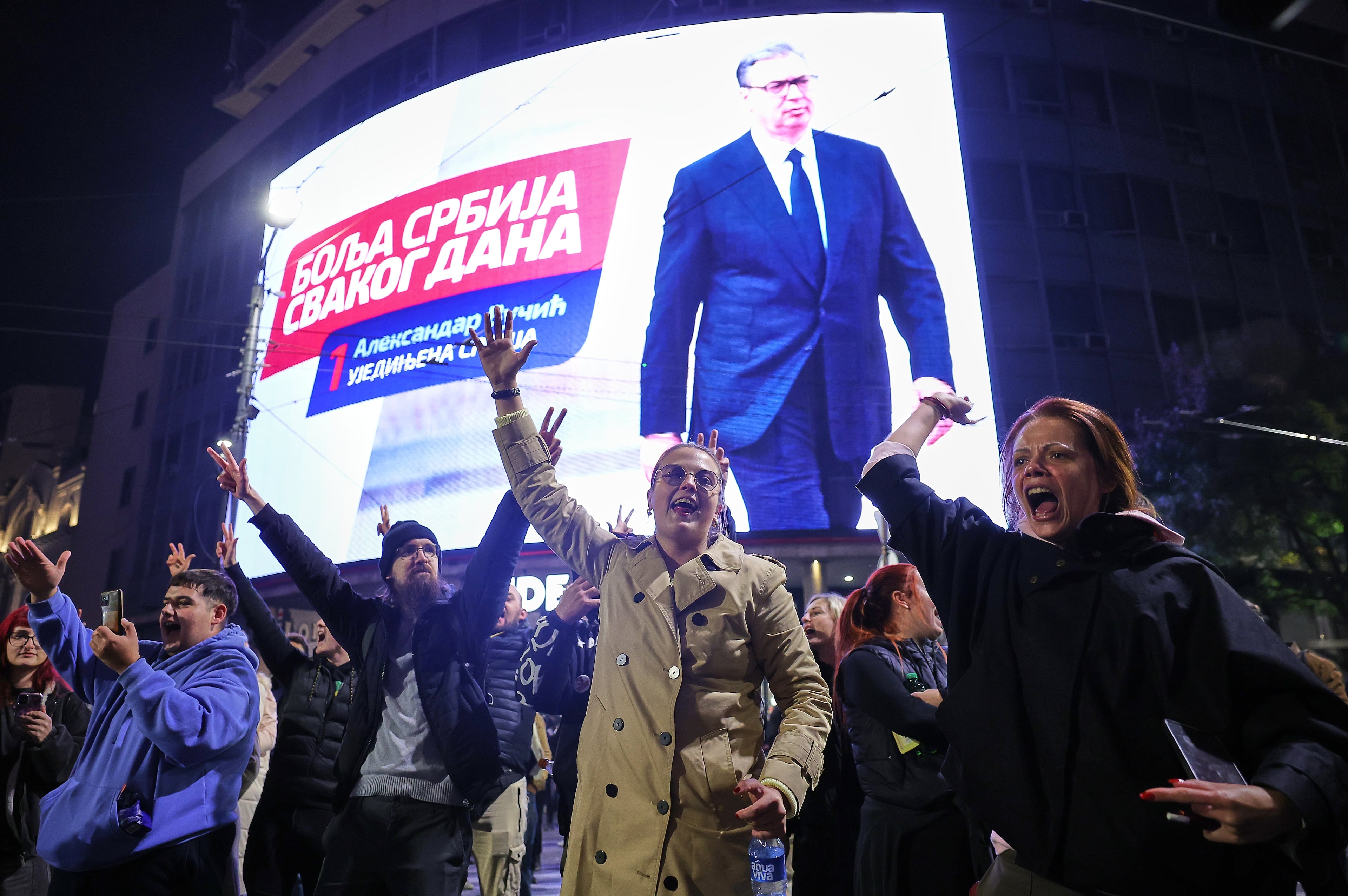 CORRECTION APTOPIX Serbia Election