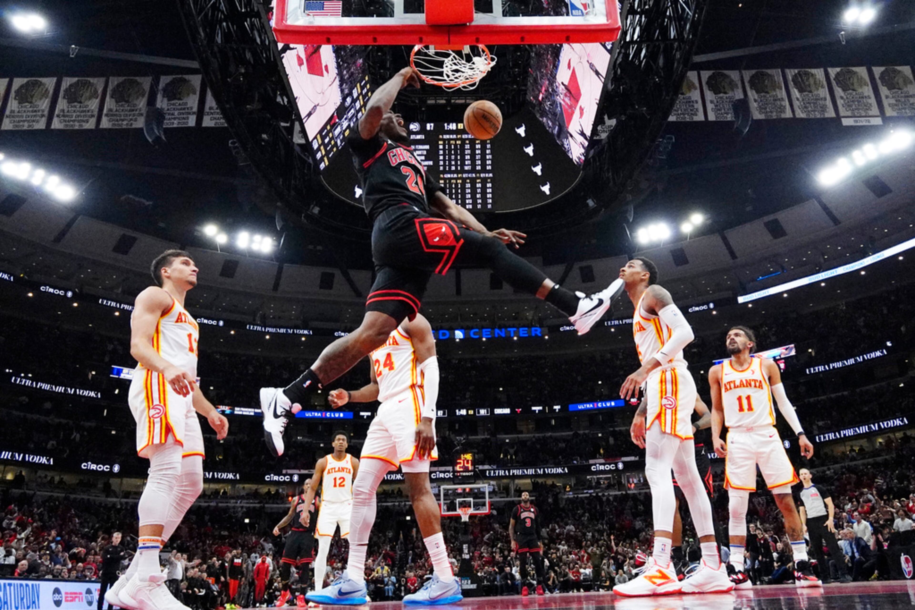 Chicago Bulls guard Javonte Green dunks against the Atlanta Hawks during the second half of an NBA basketball play-in tournament game in Chicago, Wednesday, April 17, 2024. The Bulls won 131-116. (AP Photo/Nam Y. Huh)