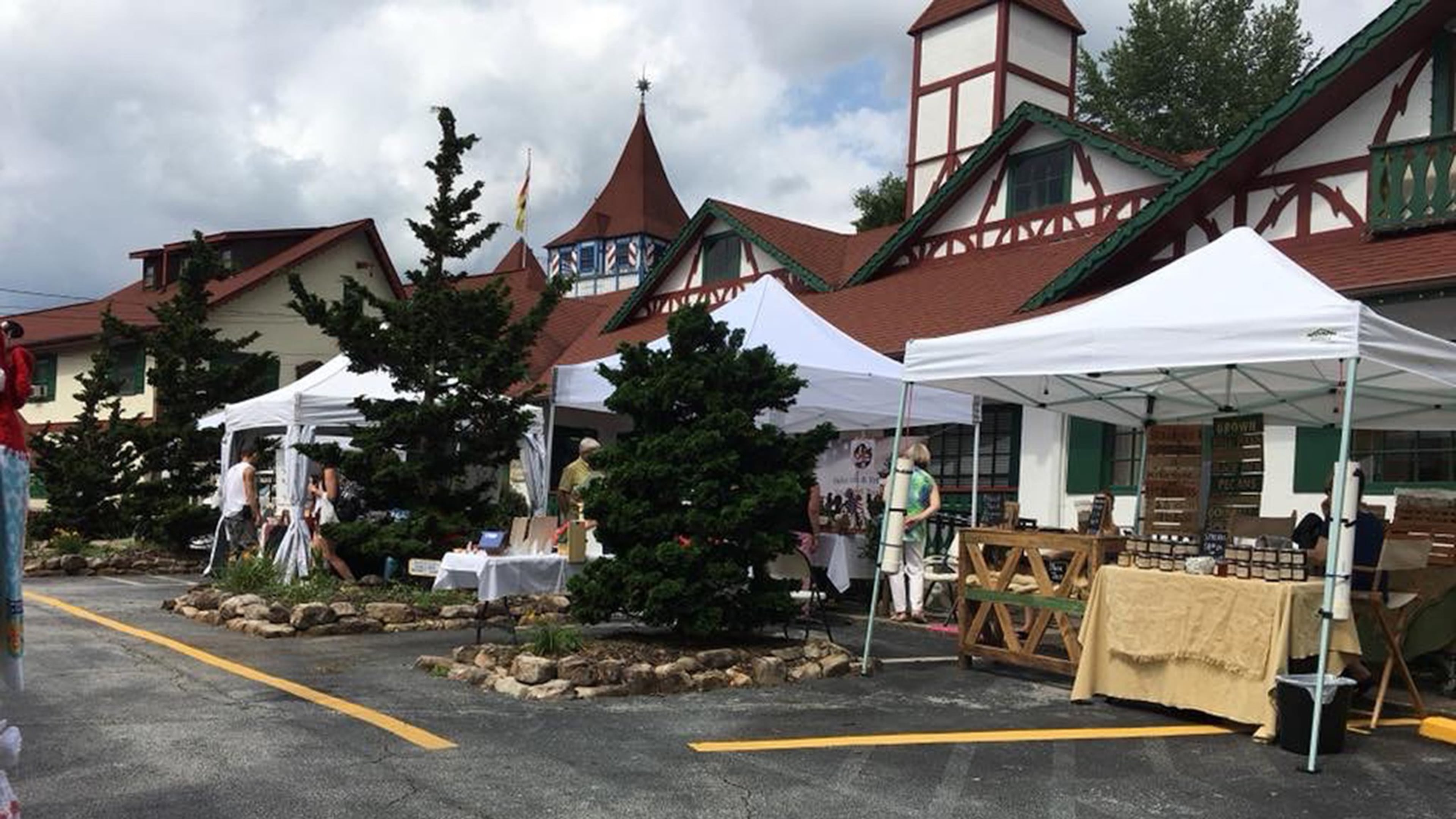 Vendor sell their wares at Helen’s Christmas in July festival. Contributed by Helen Arts and Heritage Center