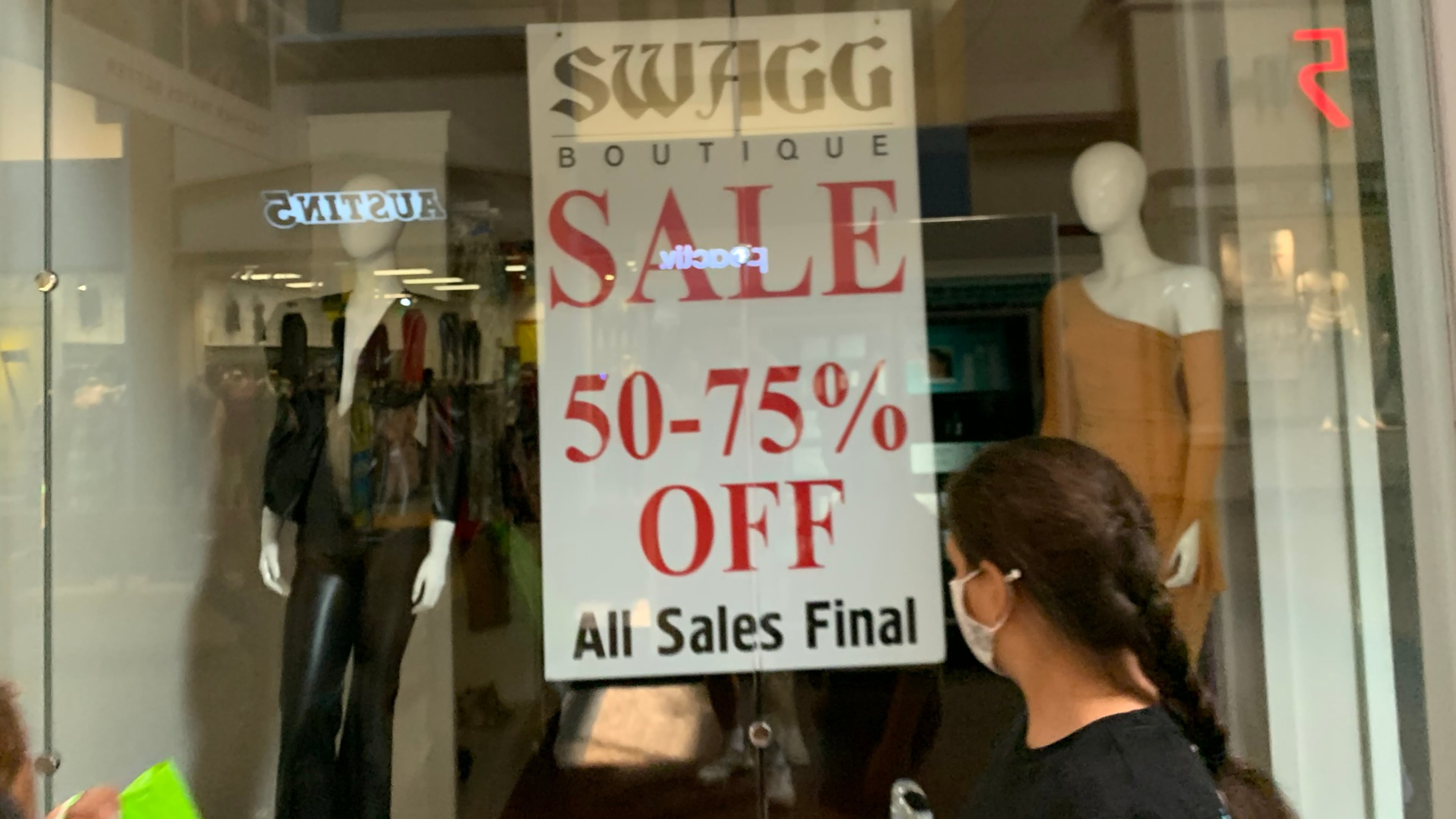 NeNe Leakes' Swagg Boutique at Sugarloaf Mills is closing.
