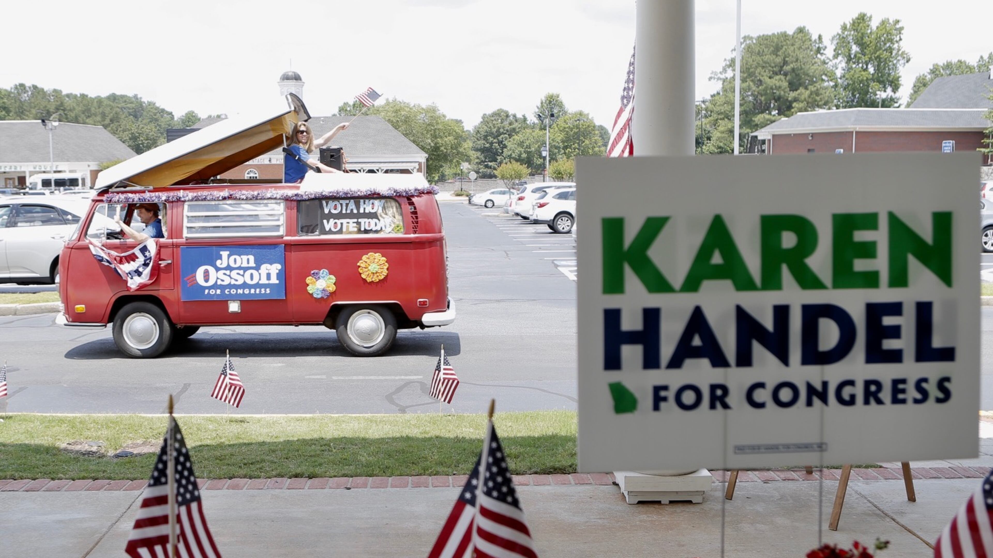 Jon Ossoff and Karen Handel supporters. AJC/Bob Andres