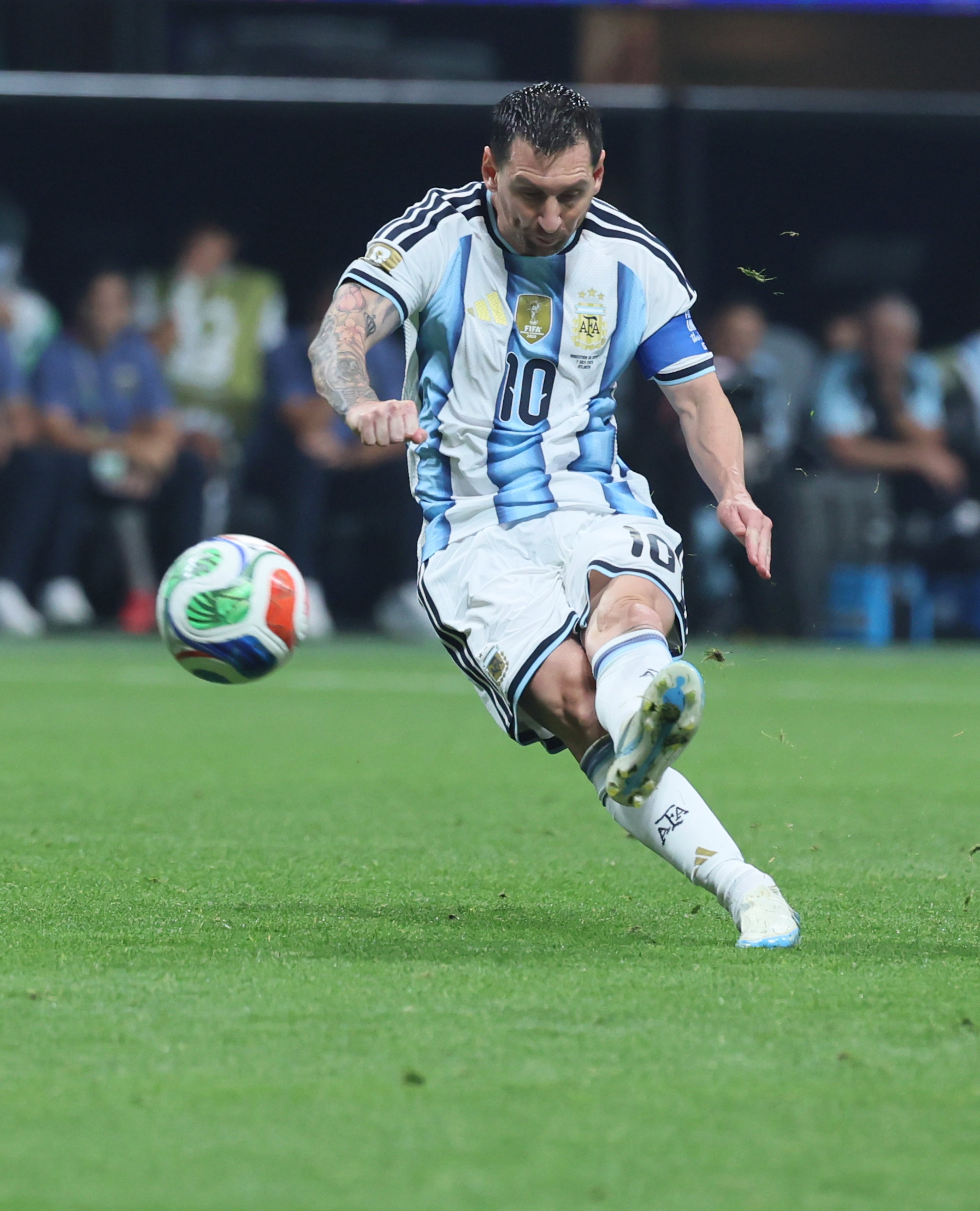 Argentina's Lionel Messi misses free kick during first half of Argentina vs. Egypt FIFA World Cup match at Atlanta Stadium (Mercedes-Benz Stadium) on Tuesday, July 7, 2026. (Jason Getz/AJC)