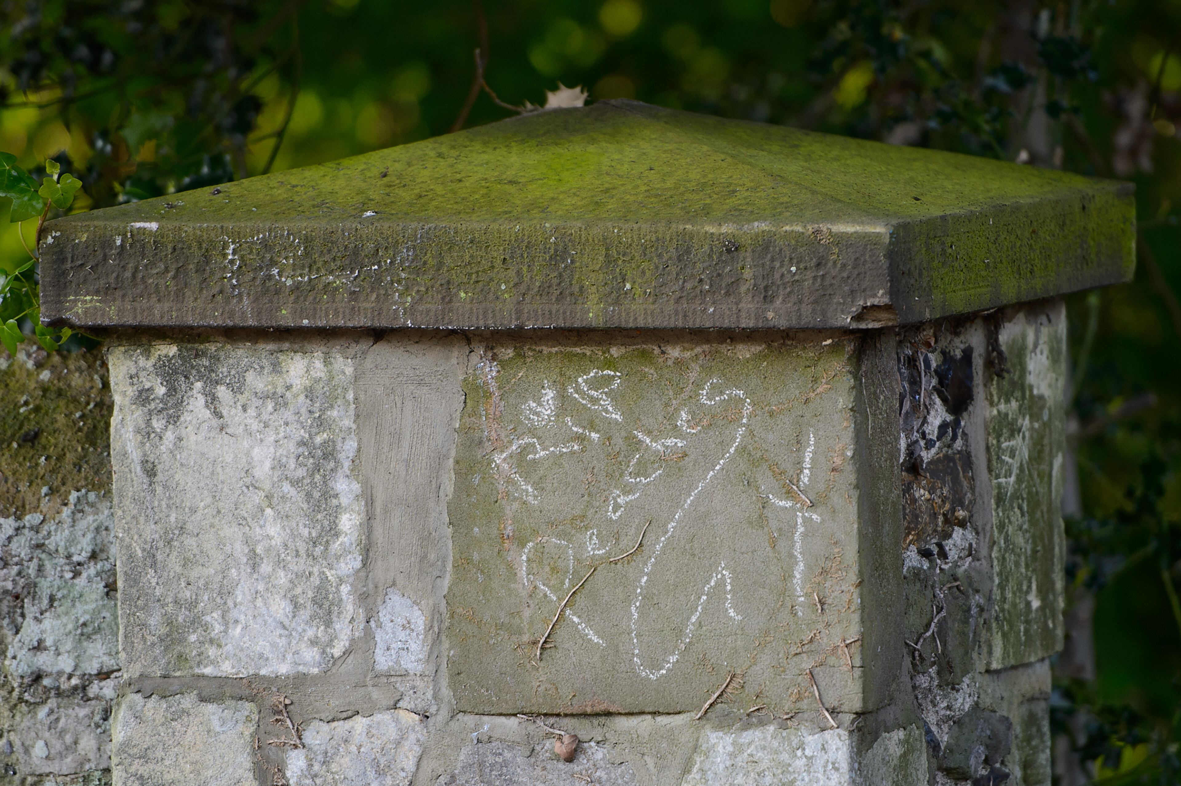FAVERSHAM, ENGLAND - APRIL 21: A general view of a tribute left by mourners at the funeral of Peaches Geldof, who died aged 25 on April 7, at St Mary Magdalene & St Lawrence Church on April 21, 2014 in Faversham, England. (Photo by Ben A. Pruchnie/Getty Images)