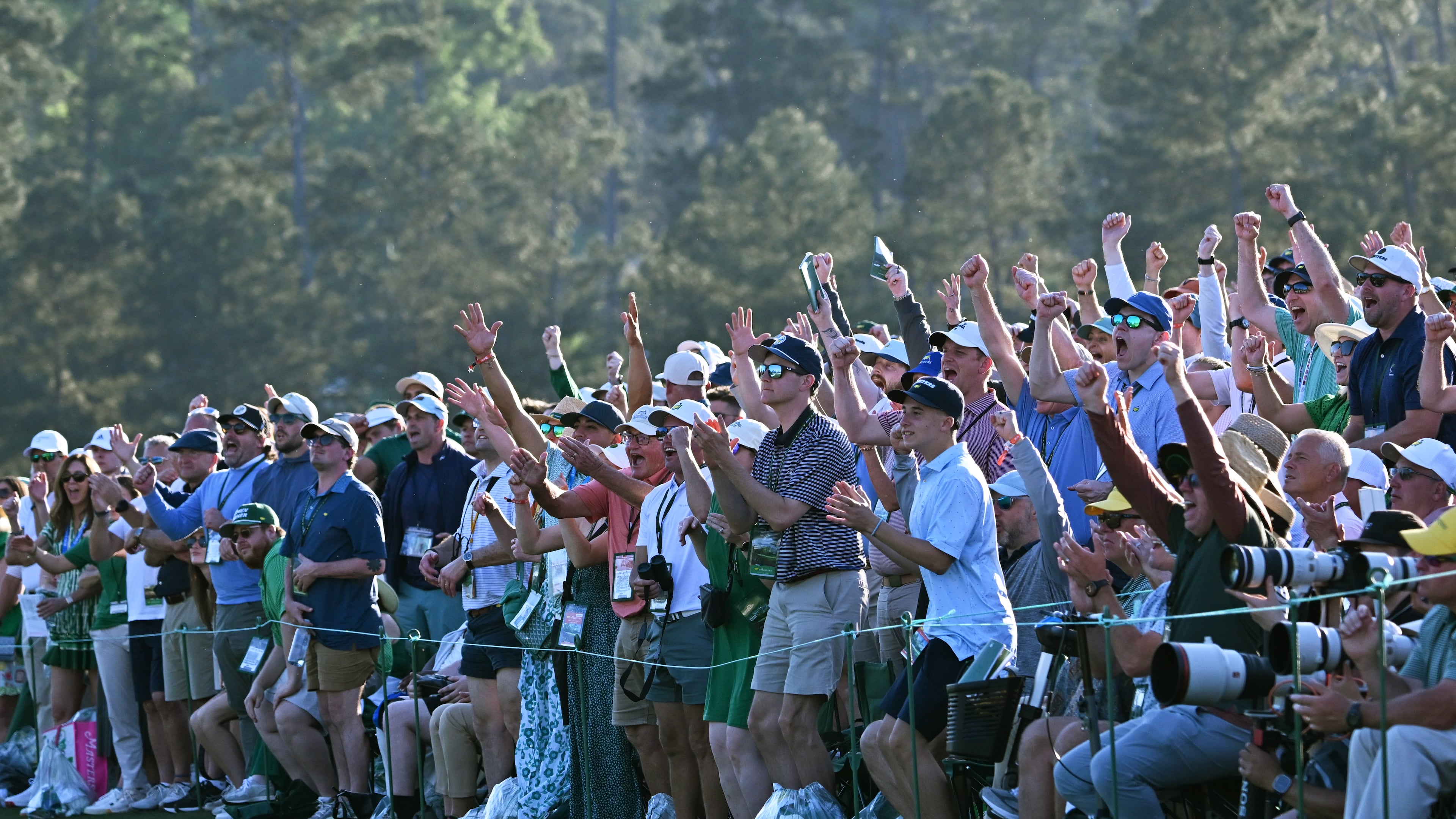 Patrons appluad Rory McIlroy as he finishes his second round of the Masters, at Augusta National Golf Club, Friday, April 10, 2026, in Augusta, GA (Hyosub Shin/AJC)