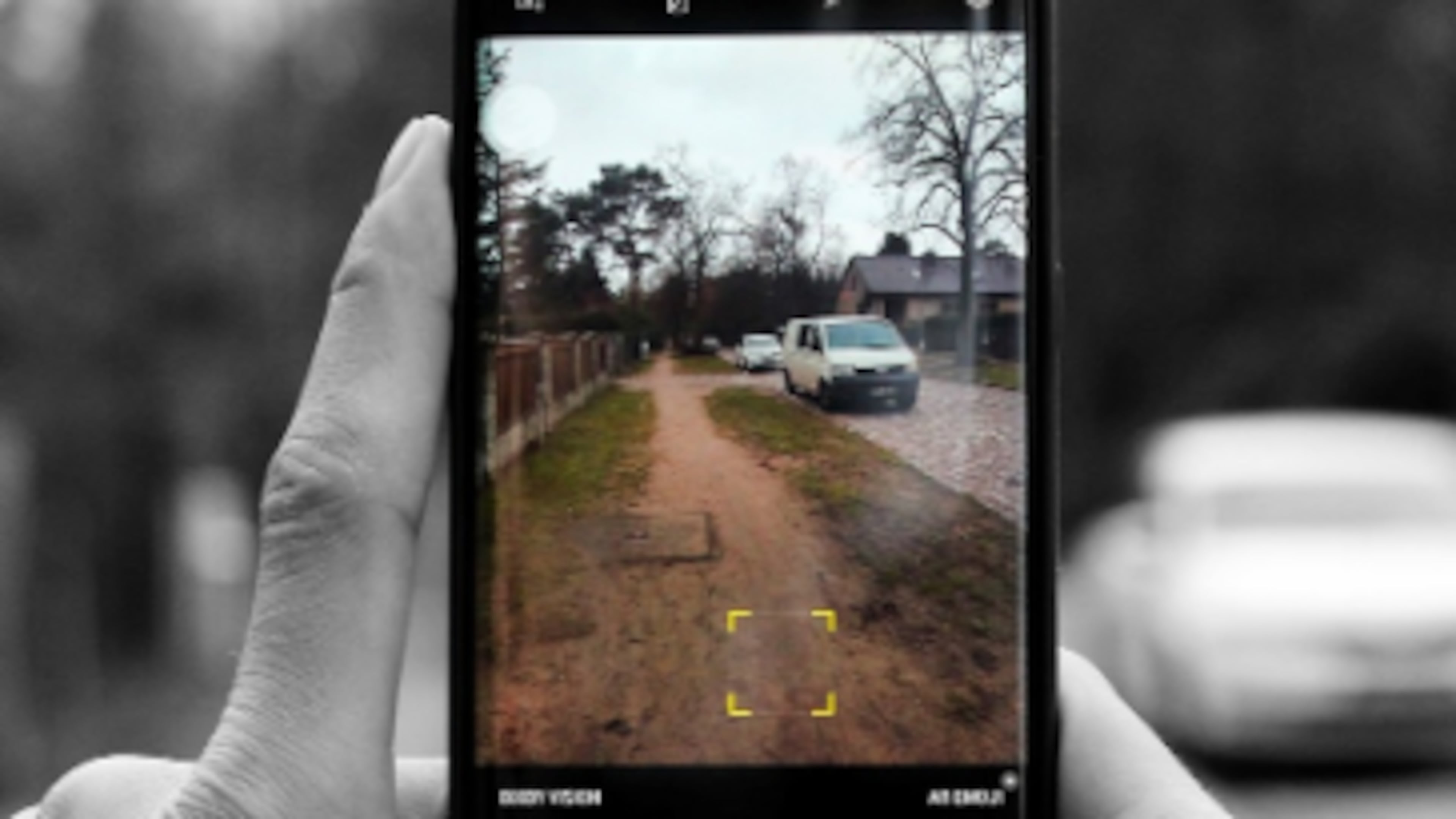 Three appeals court judges in Tennessee have ruled that it is not illegal to film women fully clothed in public without their permission.