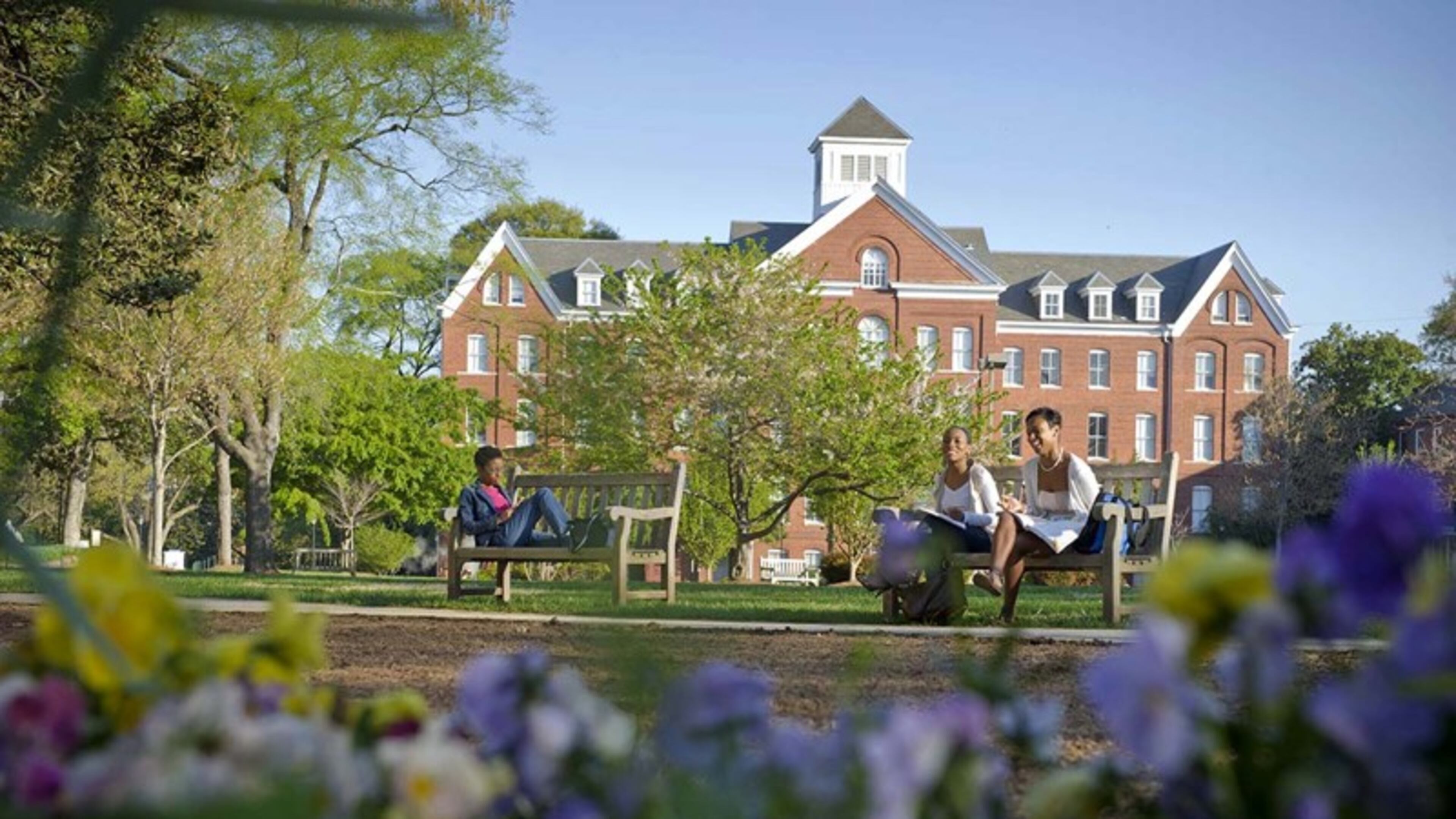 Giles Hall is seen in the background on the campus of Spelman College in Atlanta. (Chris Shinn) / Spelman College) (Chris Shinn)