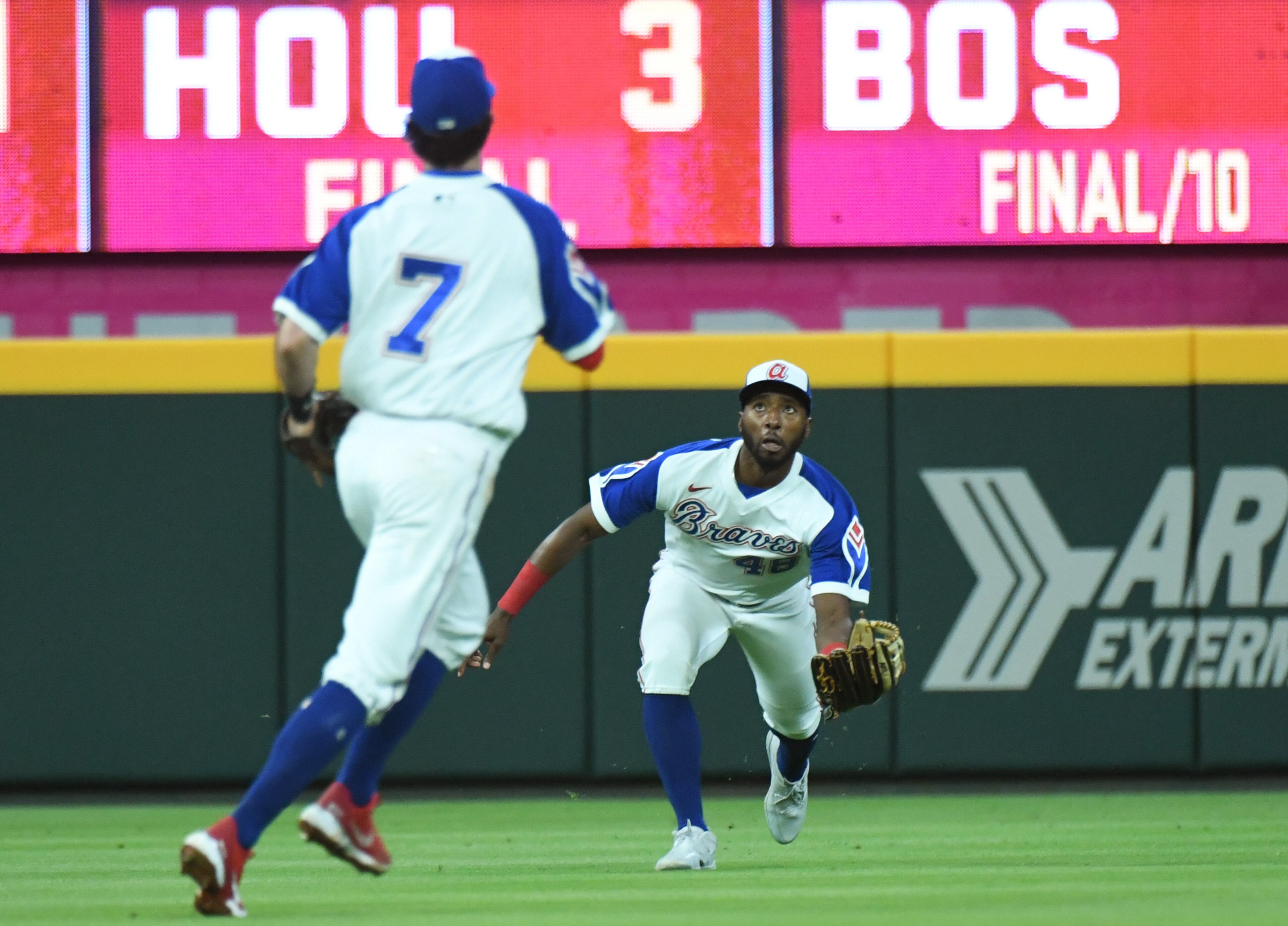 May 7, 2022 Atlanta - Atlanta Braves' Travis Demeritte (48) makes a catch on a ball hit by Milwaukee Brewers' left fielder Christian Yelich (22) to end the 6th inning at Truist Park on Saturday, May 7, 2022. Atlanta Braves won 3-2 over Milwaukee Brewers. (Hyosub Shin / Hyosub.Shin@ajc.com)