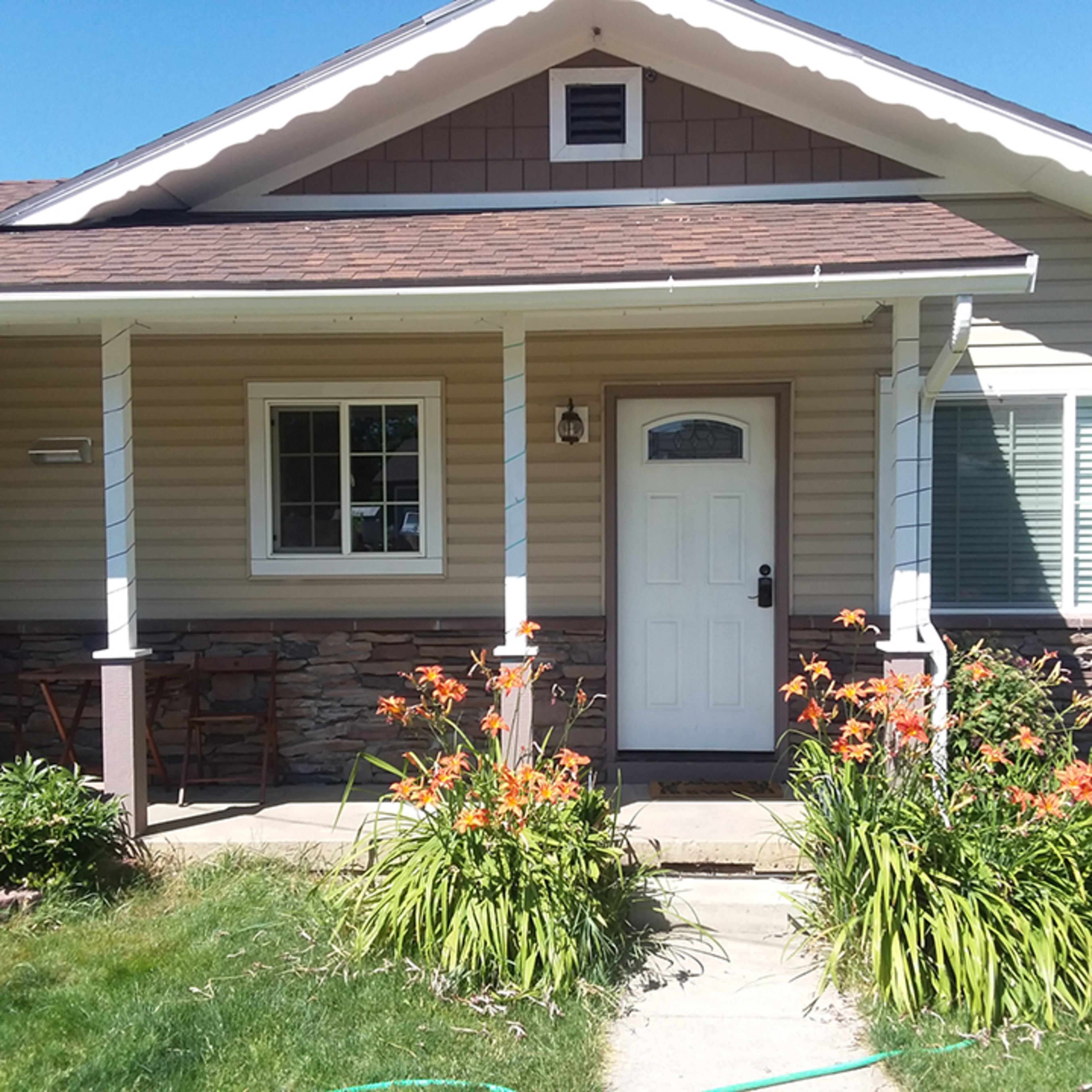 Wrapped columns in tribute.