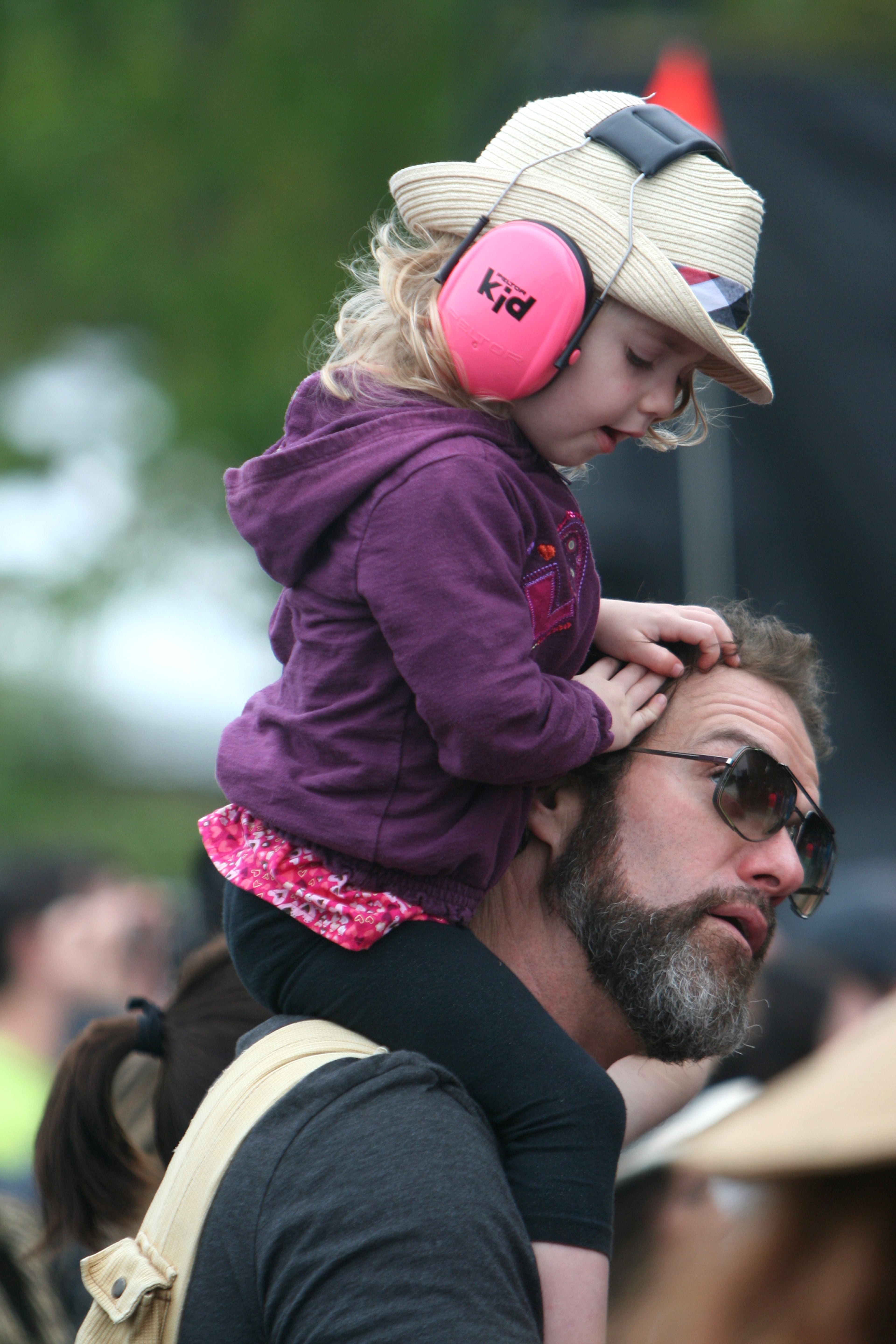 Etta Strange of Austin spends the day with dad, Jeff, at Austin City Limits Music Festival, 10.11.14 MARCIAL GUAJARDO/ROUND ROCK LEADER