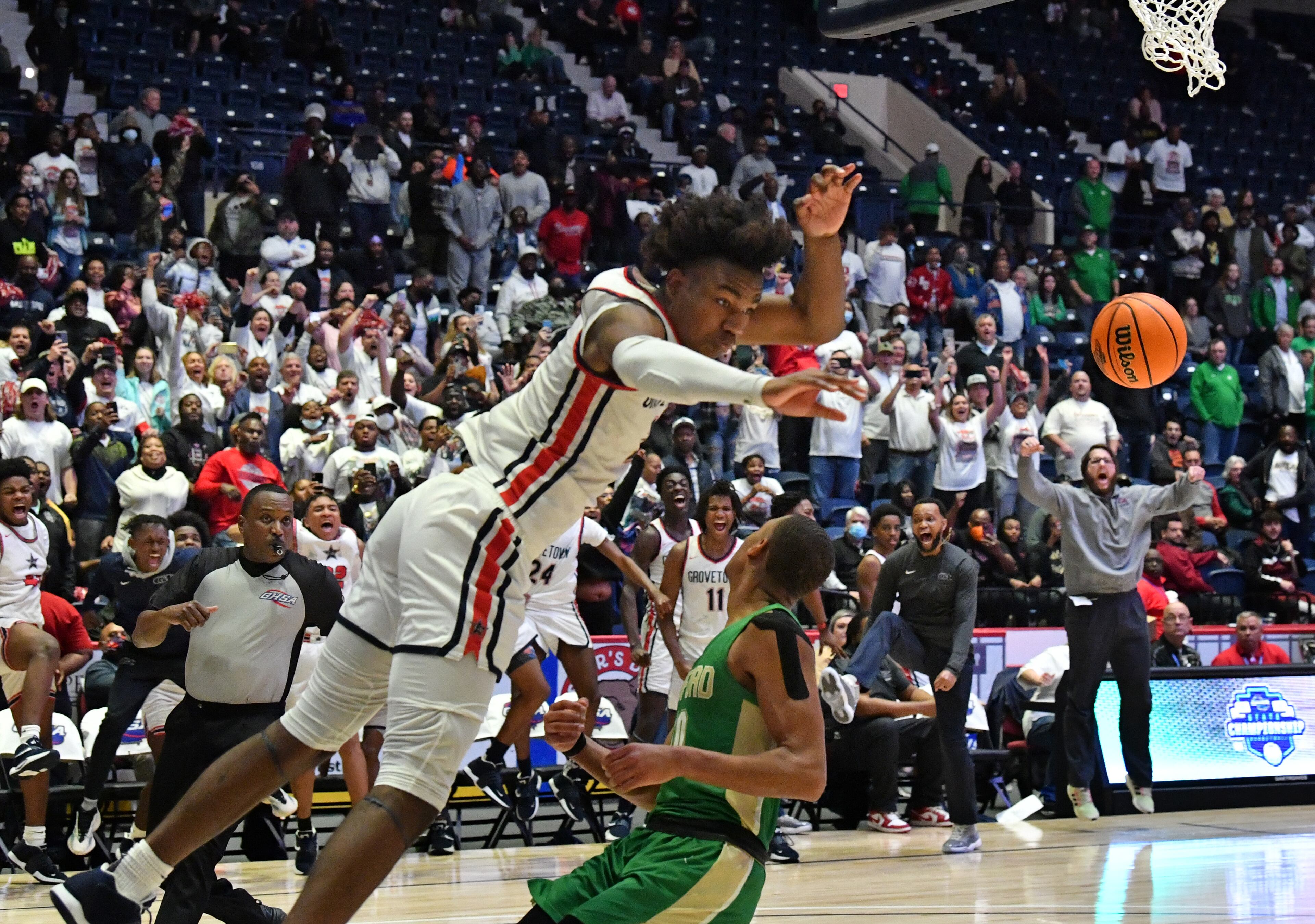 March 11, 2022 Macon - Grovetown's Frankquon Sherman (2) dunks the ball at the end of the 4th quarter during the 2022 GHSA State Basketball Class AAAAAA Boys Championship game at the Macon Centreplex in Macon on Friday, March 11, 2022. Grovetown won 66-59 over Buford. (Hyosub Shin / Hyosub.Shin@ajc.com)
