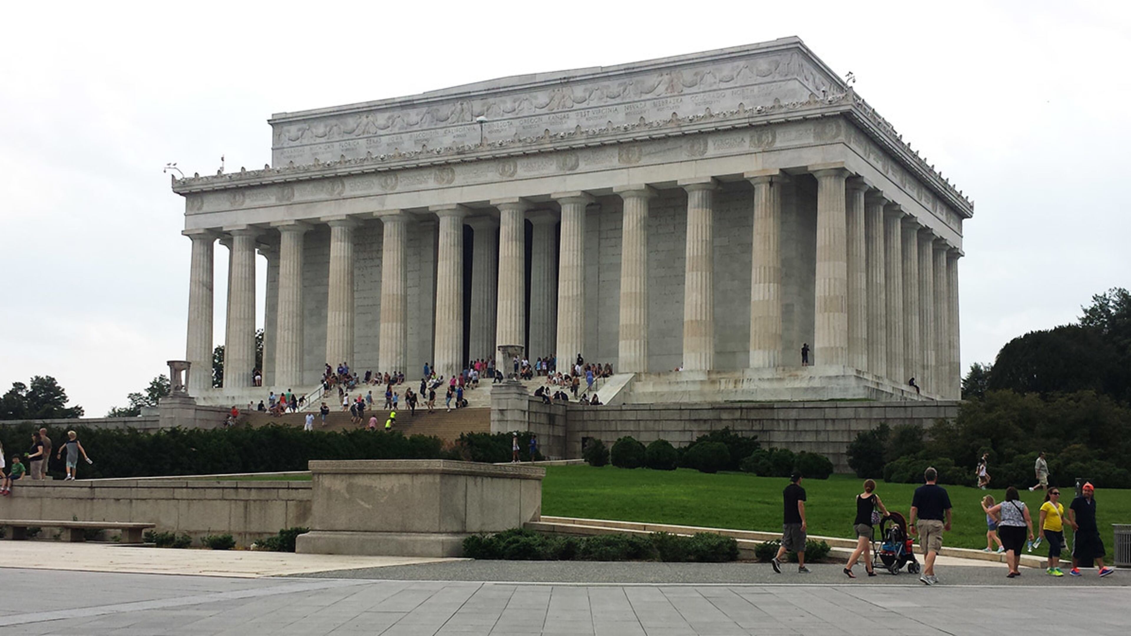 Kids will love seeing all of the monuments and memorials in Washington.