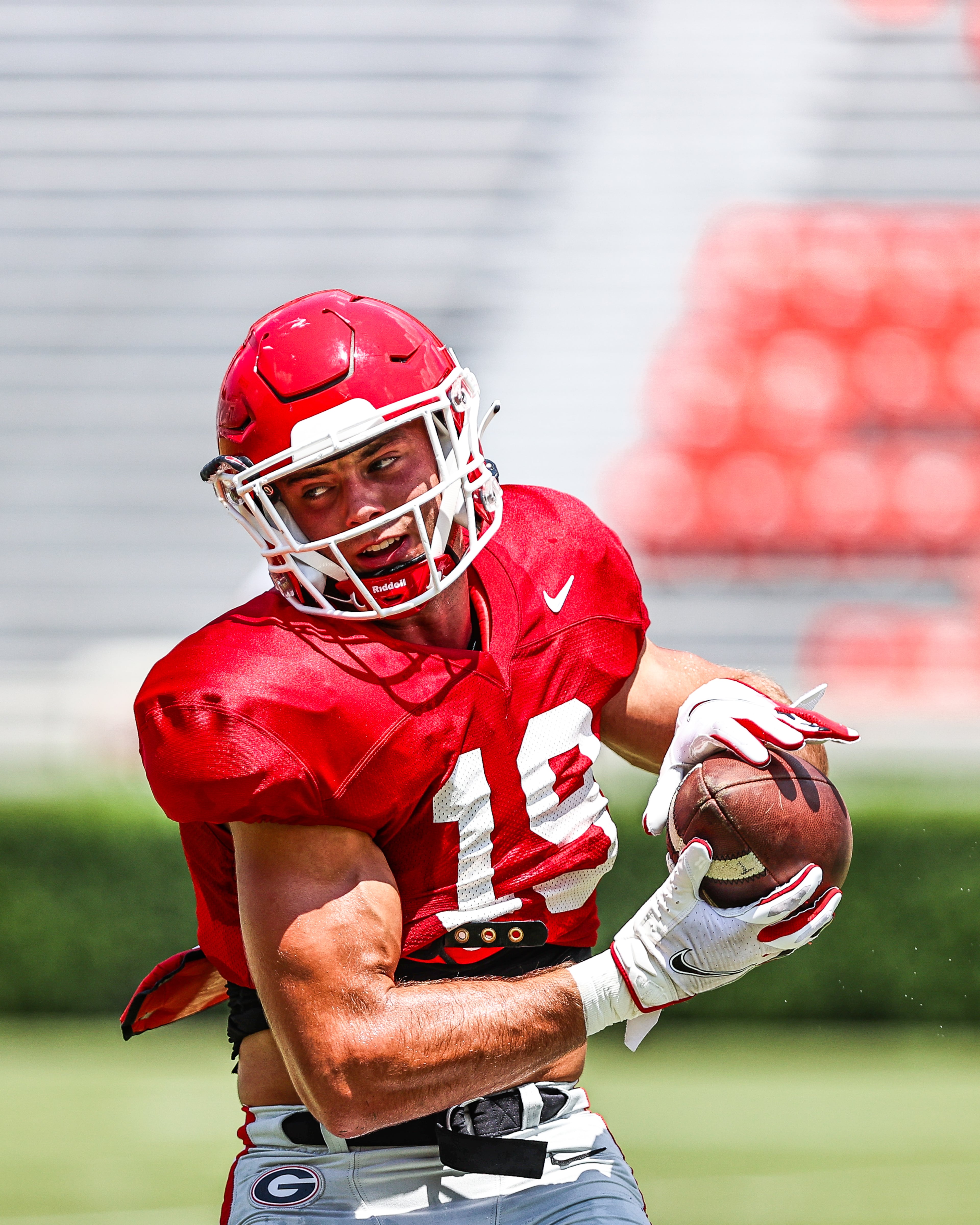 Georgia tight end Brock Bowers (19) during the Bulldogs’ practice session on Dooley Field at Sanford Stadium in Athens, Ga., on Saturday, Aug. 14, 2021. (Photo by Tony Walsh)