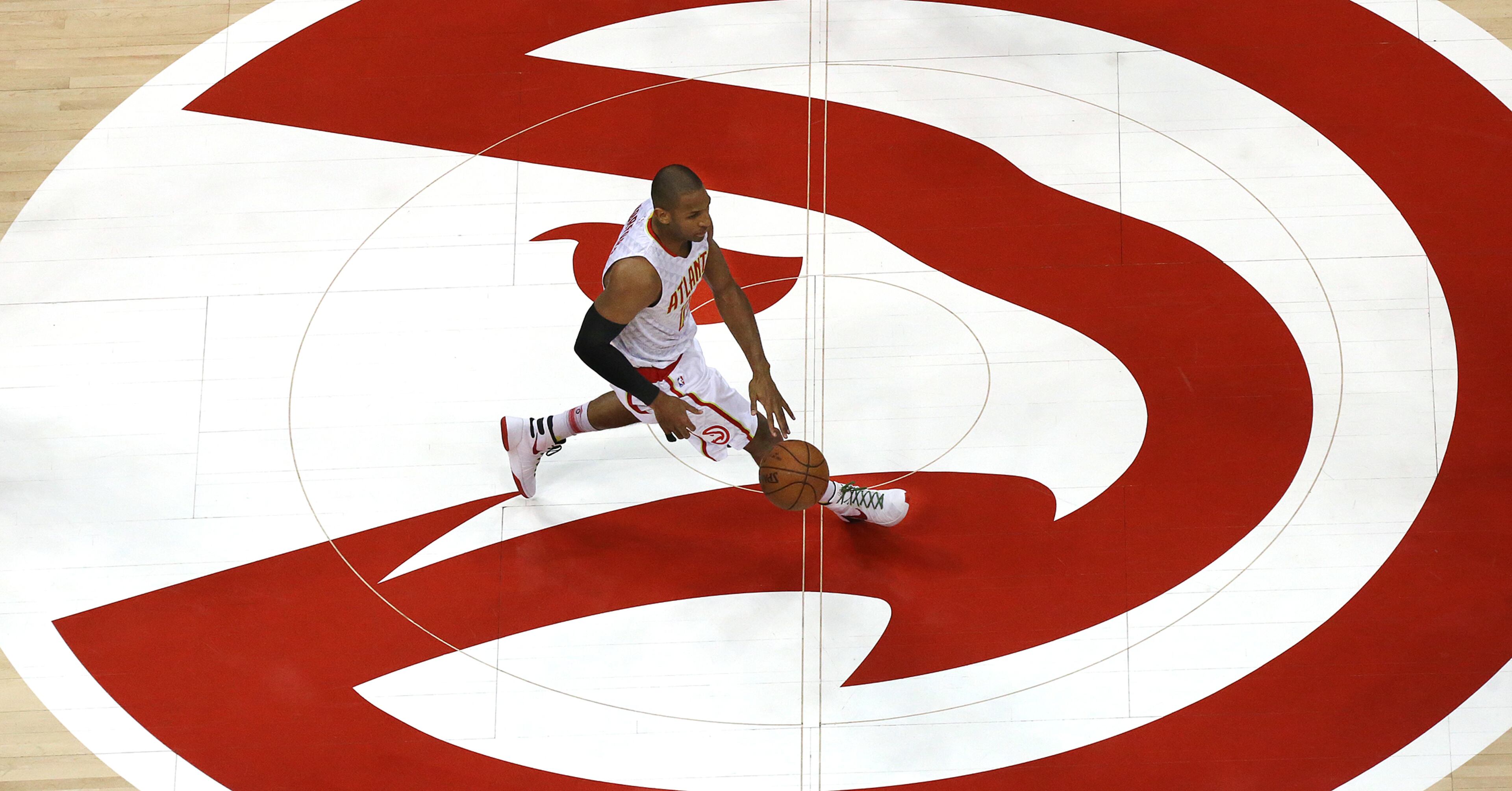 Al Horford drives the court against the Wizards in Atlanta. Curtis Compton / ccompton@ajc.com