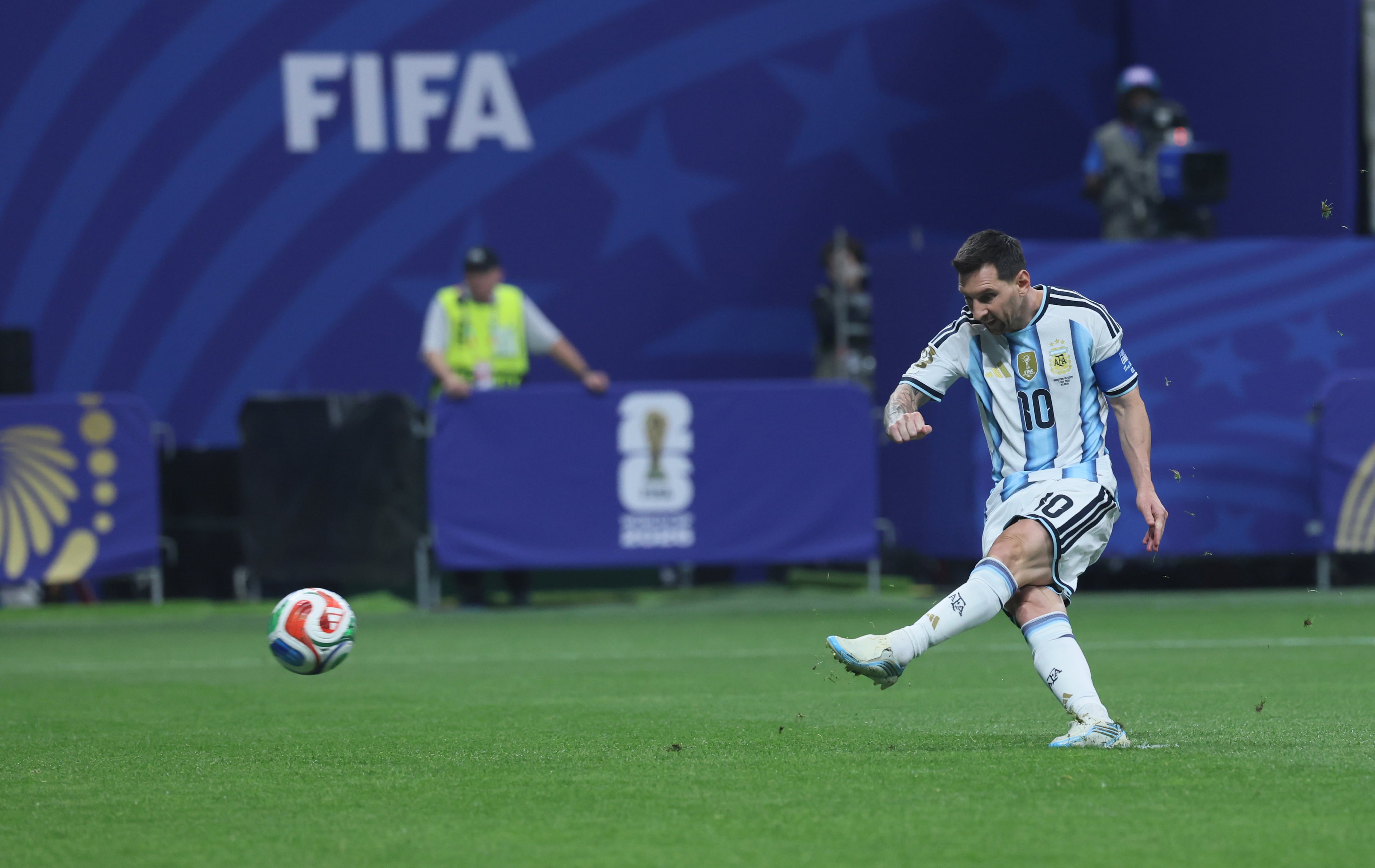 Argentina's Lionel Messi misses penalty kick during first half of Argentina vs. Egypt FIFA World Cup match at Atlanta Stadium (Mercedes-Benz Stadium) on Tuesday, July 7, 2026. (Jason Getz/AJC)