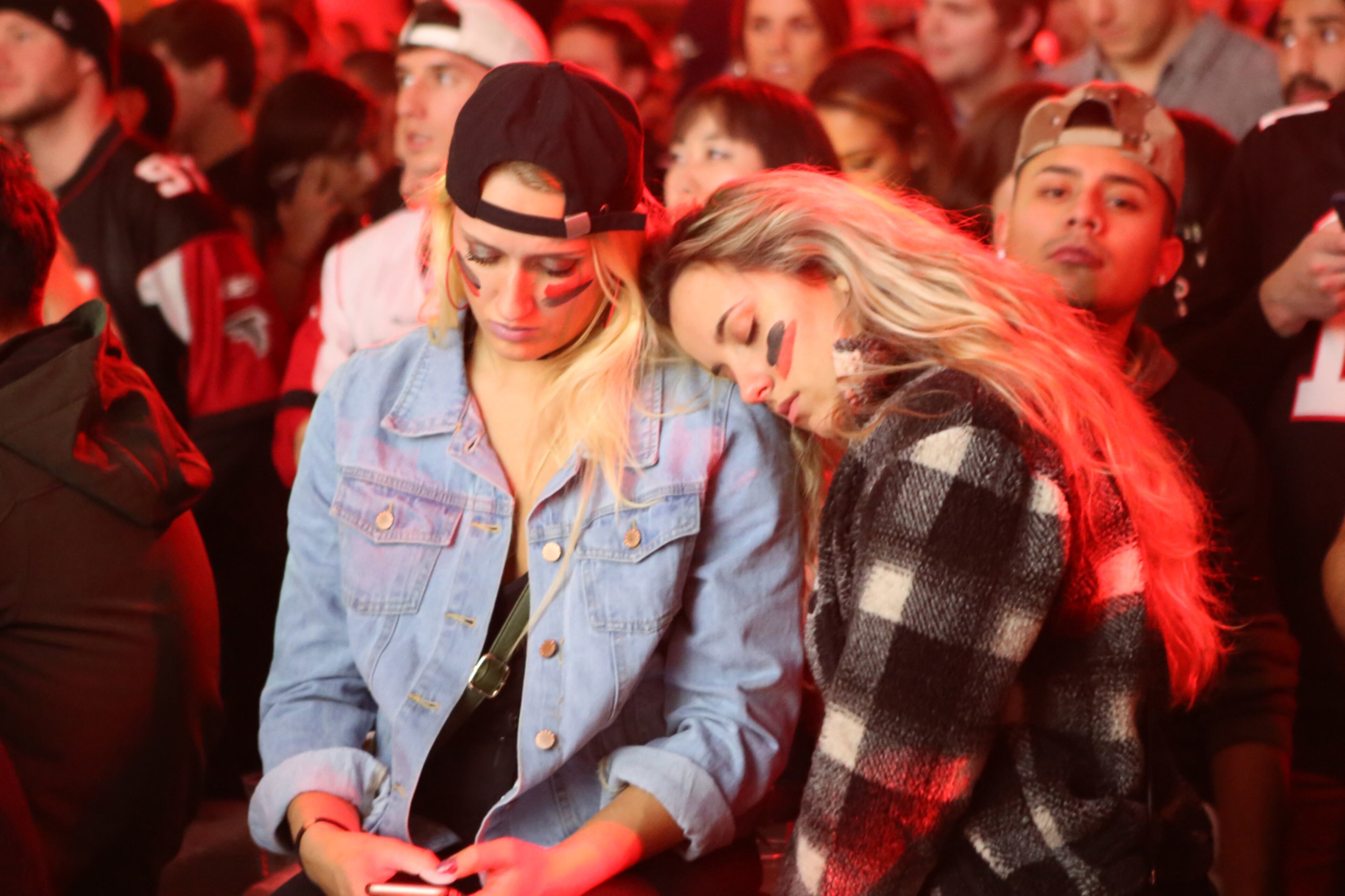 February 5, 2017 - Atlanta, Ga: Atlanta Falcons fans watch in disbelief as the Atlanta Falcons lose the Super Bowl in a epic come back from the New England Patriots on Sunday February 5, 2017 at Park Tavern in Atlanta. The Atlanta Falcons lost in over time 34 to 28. Miguel Martinez/MundoHispanico
