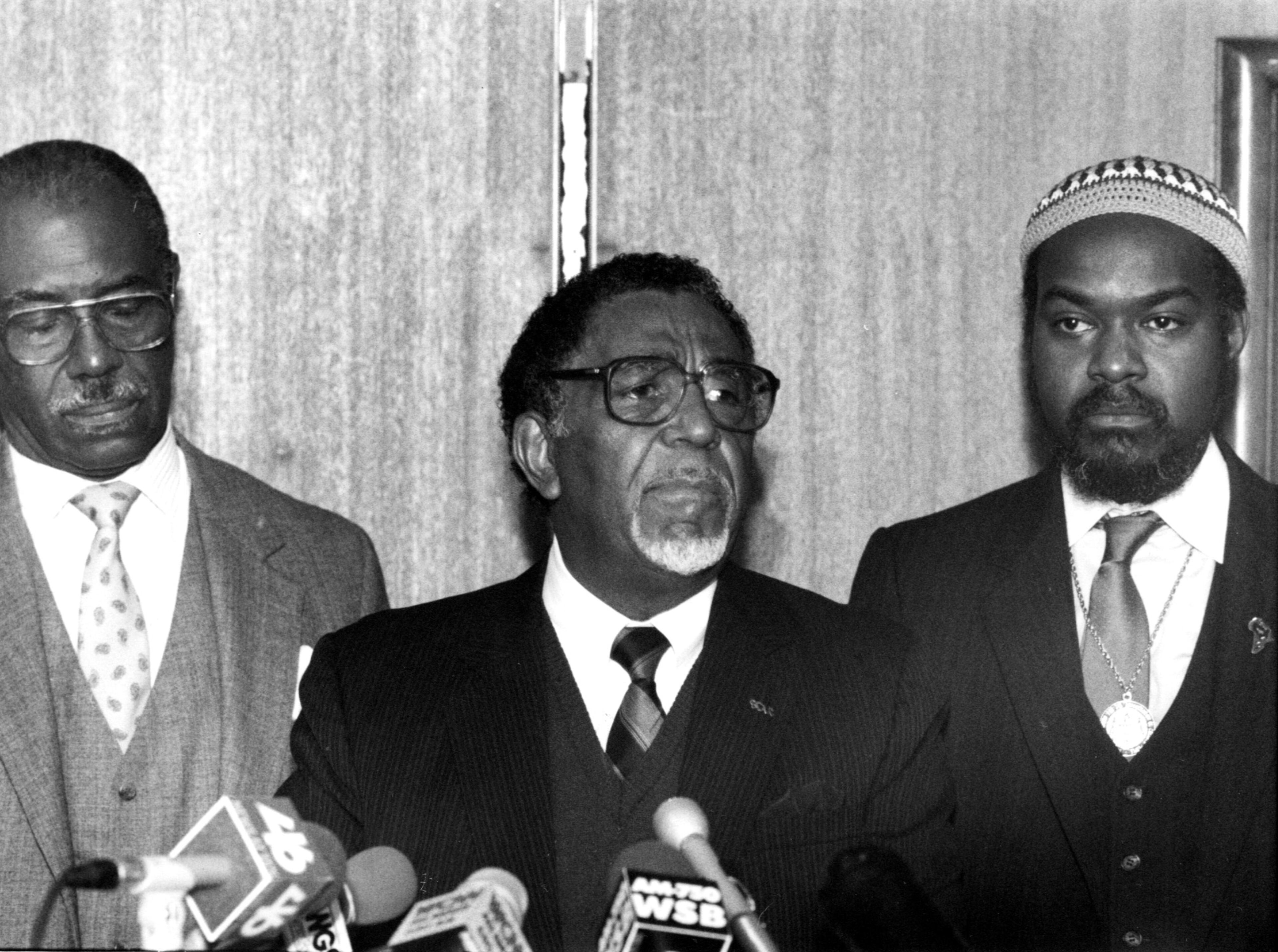 Lowery (middle) stands with Dr. Ottis W. Smith (left) and Earl Shinhoster (right) as a press conference on minority participation in building the Georgia Dome in 1989. (RICH ADDICKS/AJC staff)