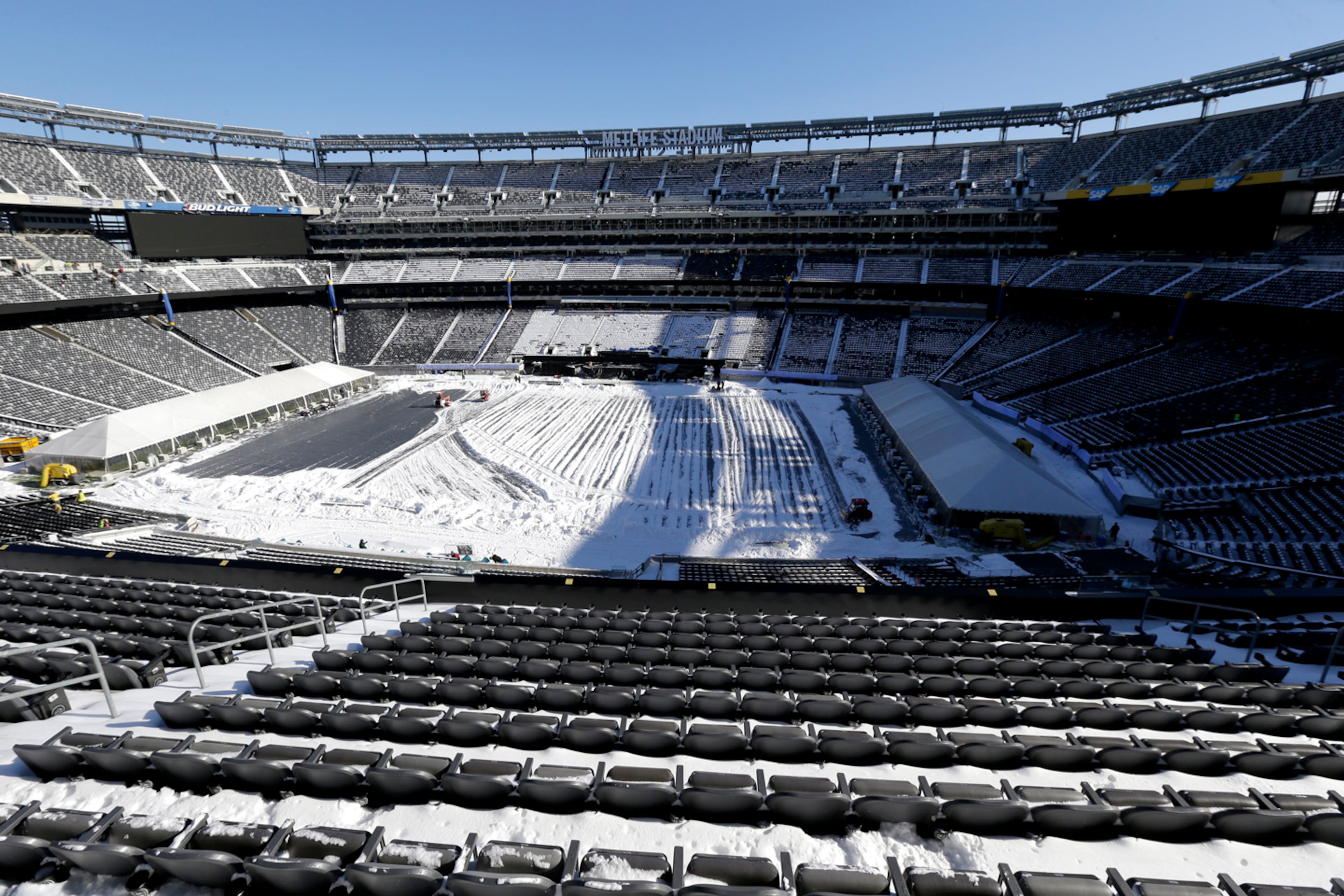 The NFL and personnel at MetLife Stadium had a Super Bowl pop quiz on snow removal less than two weeks before the title game between the Denver Broncos and Seattle Seahawks. The league and stadium officials decided to use a winter storm that dumped a foot or more of snow in the New York City metropolitan area Tuesday as somewhat of a dress rehearsal to see how quickly they could clean the 80,000-seat facility that will hold the first outdoor Super Bowl in cold weather. READ MORE BY CLICKING HERE.