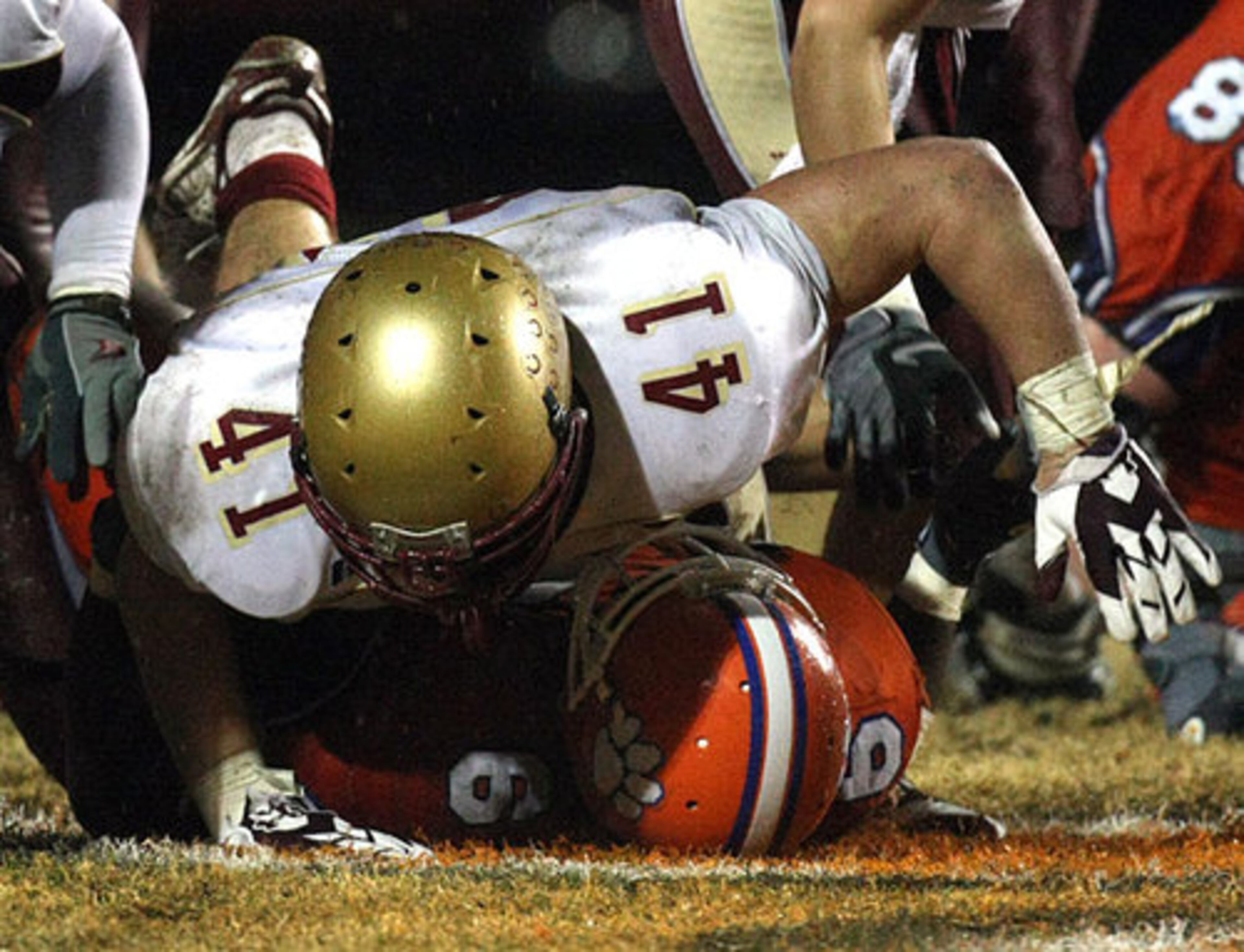 Brookwood defensive end #41 Mark Creighton flatens Parkview running back #6 Brandon Jacobs.