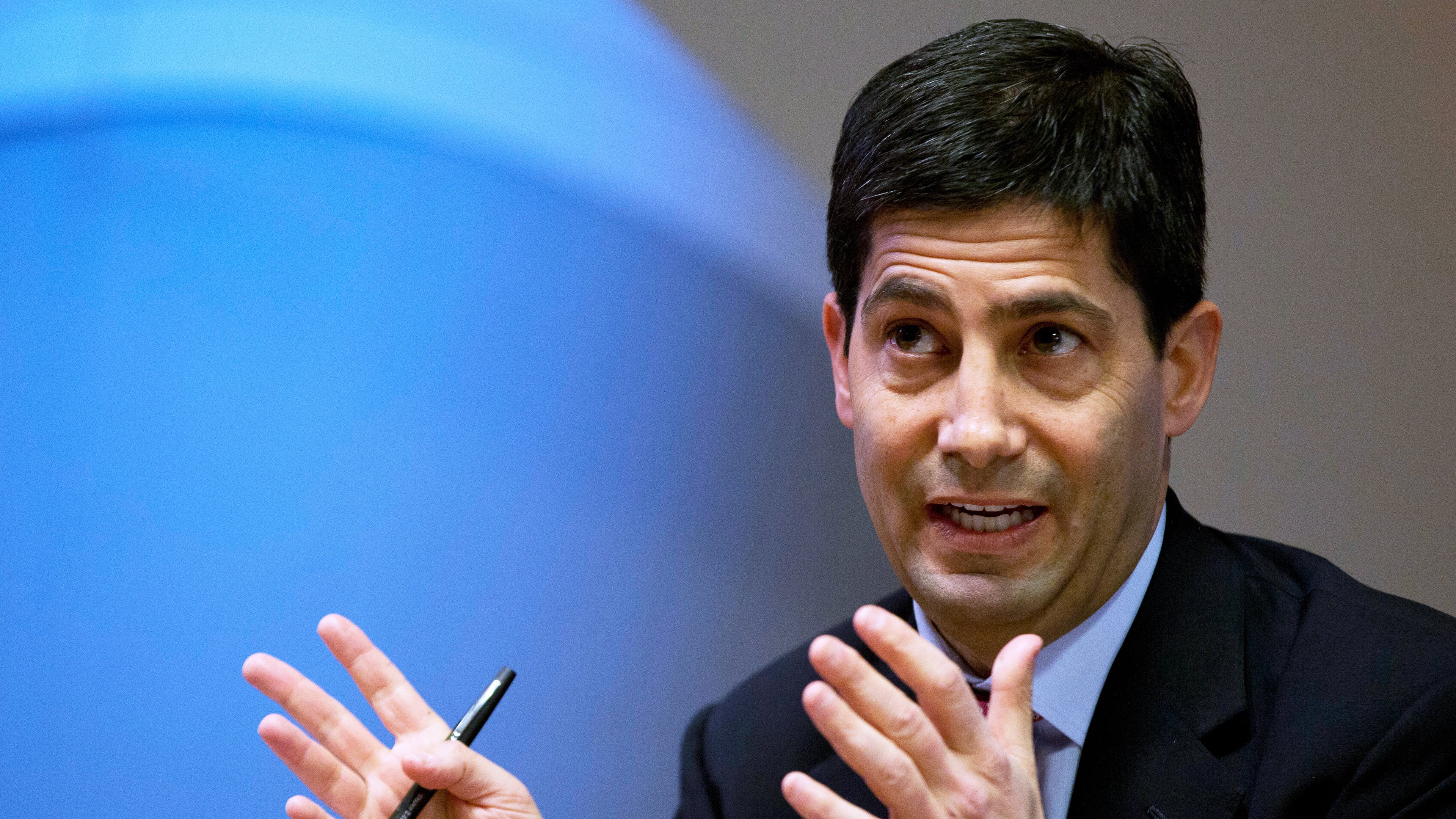 FILE - Kevin Warsh, speaking to the media about his report on transparency at the Bank of England, in London, Dec., 11, 2014. (AP Photo/Alastair Grant, Pool, File)
