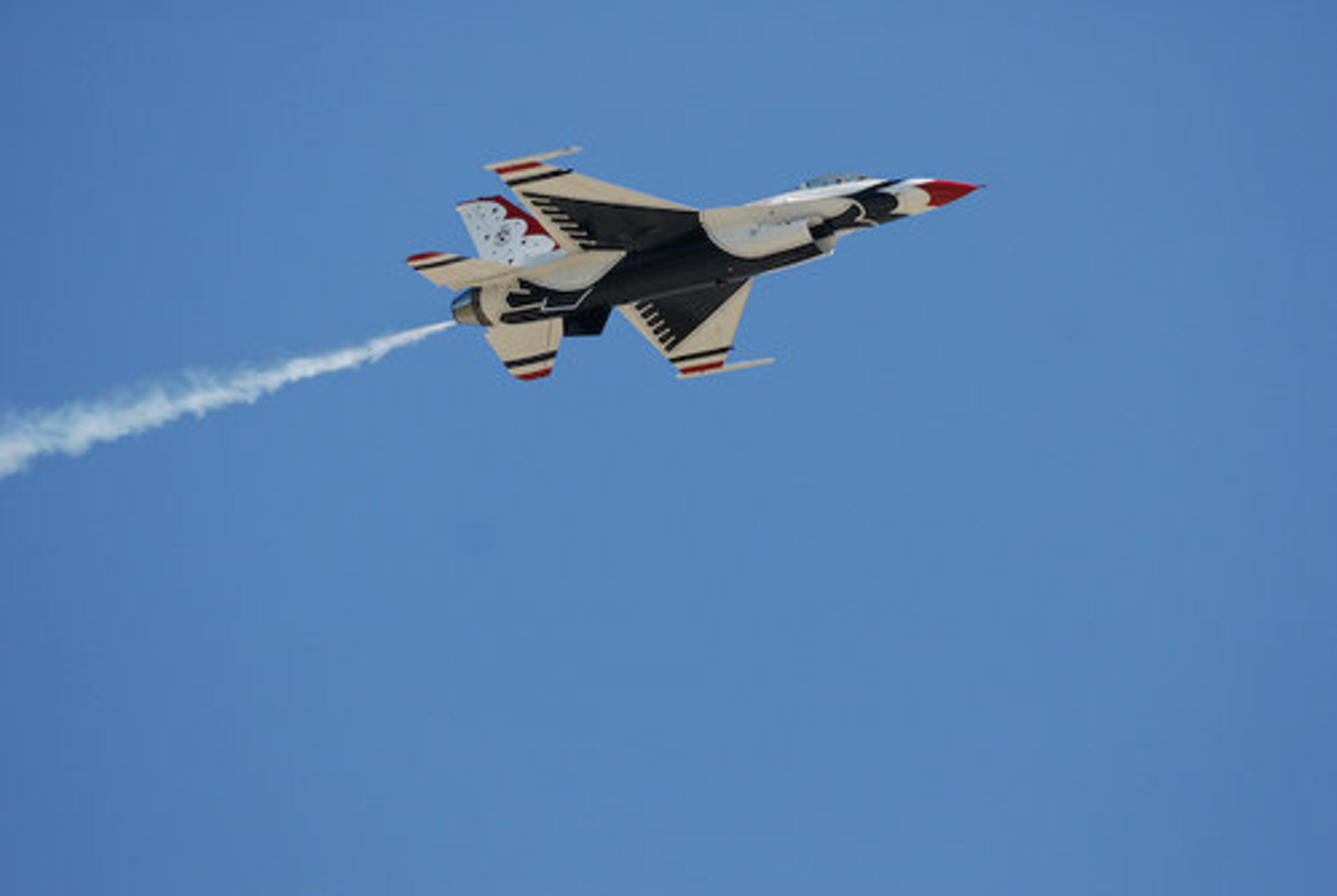 A solo performer in the Thunderbirds show. www.theshuttergroup.com