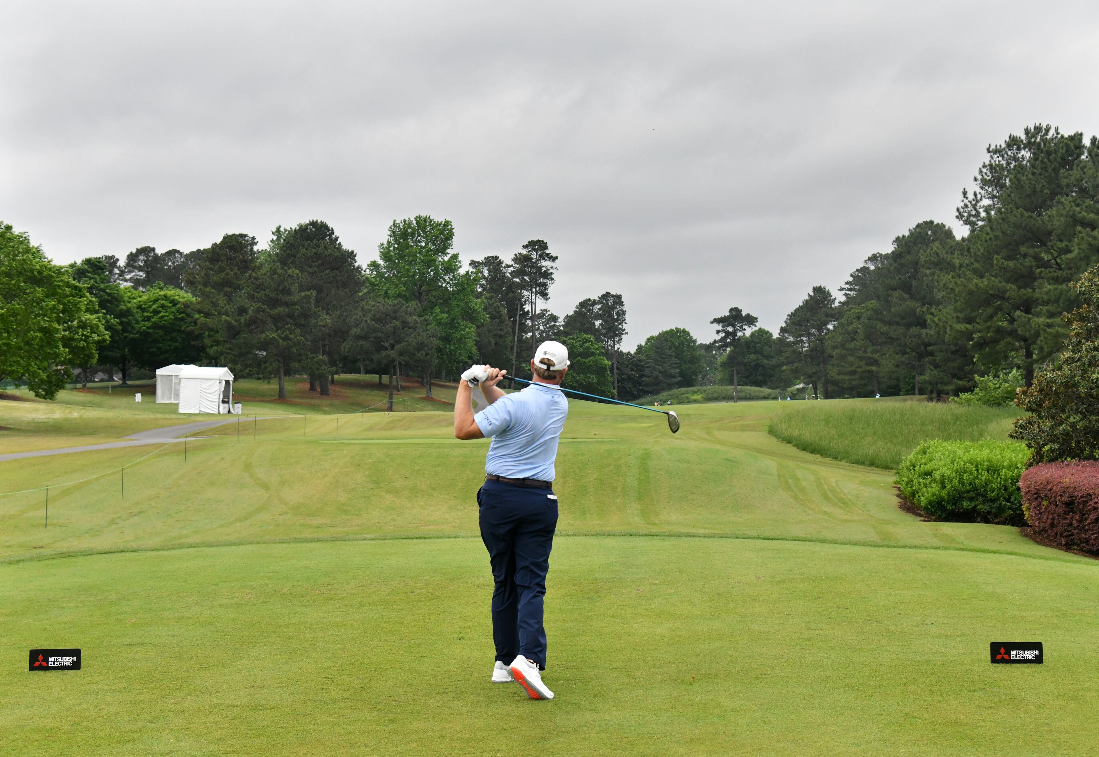 May 6, 2022 Atlanta - Ernie Els tees off on the first hole to begin the first round of the Mitsubishi Electric Classic at TPC Sugarloaf in Duluth on Friday, May 6, 2022. (Hyosub Shin / Hyosub.Shin@ajc.com)