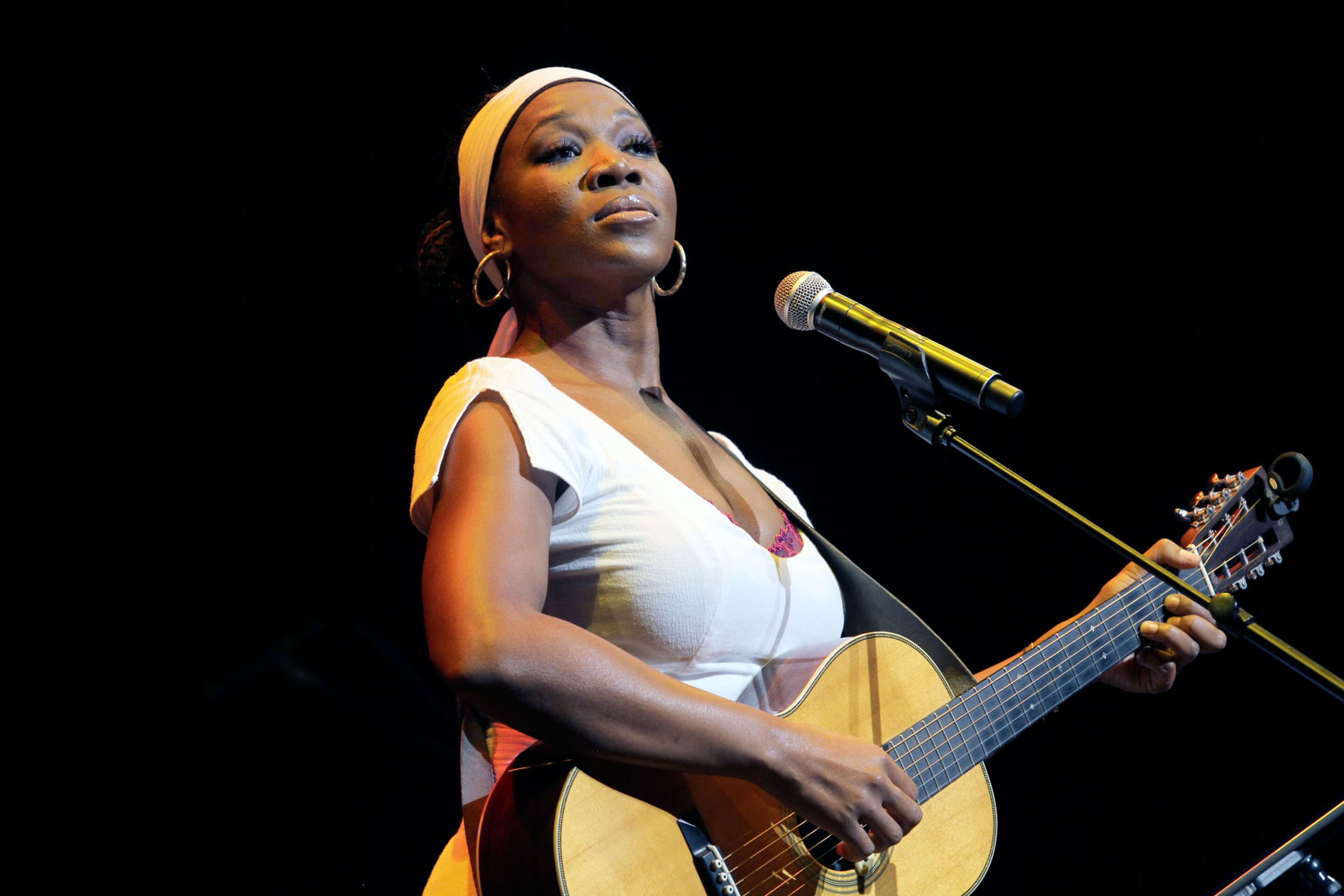 India Arie performing at the Cobb Energy Performing Arts Center.