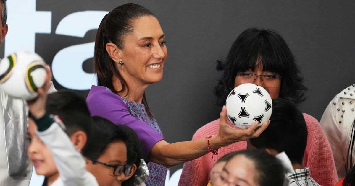 Mexico's president sees 'no issue' with her country hosting Iran's World Cup team during tournament