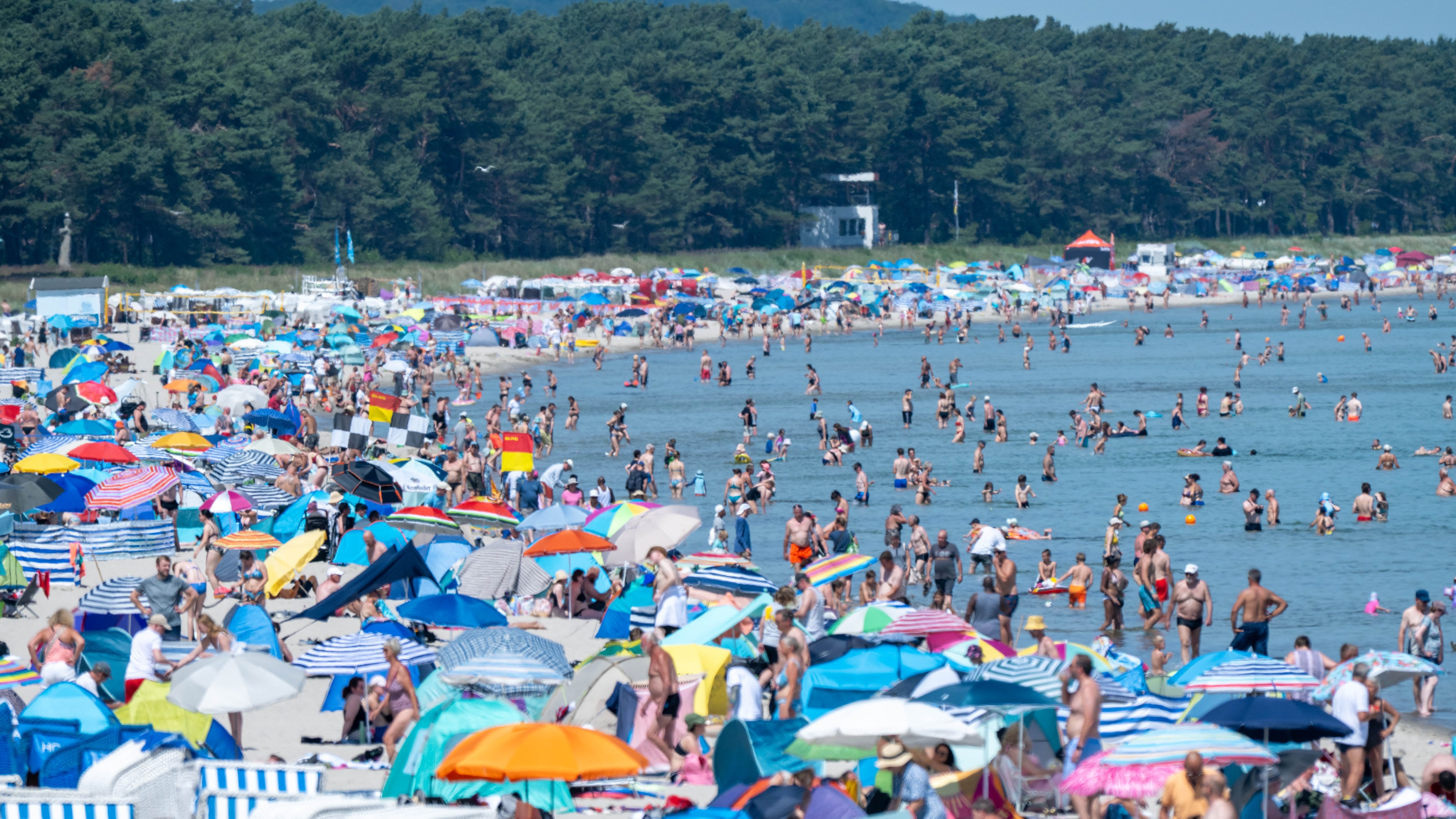 People crowd the beach at the seaside resort on the island of Rügen, Germany, Saurday, June 27, 2026, as the heat wave continues over Europe. (Stefan Sauer/dpa via AP)