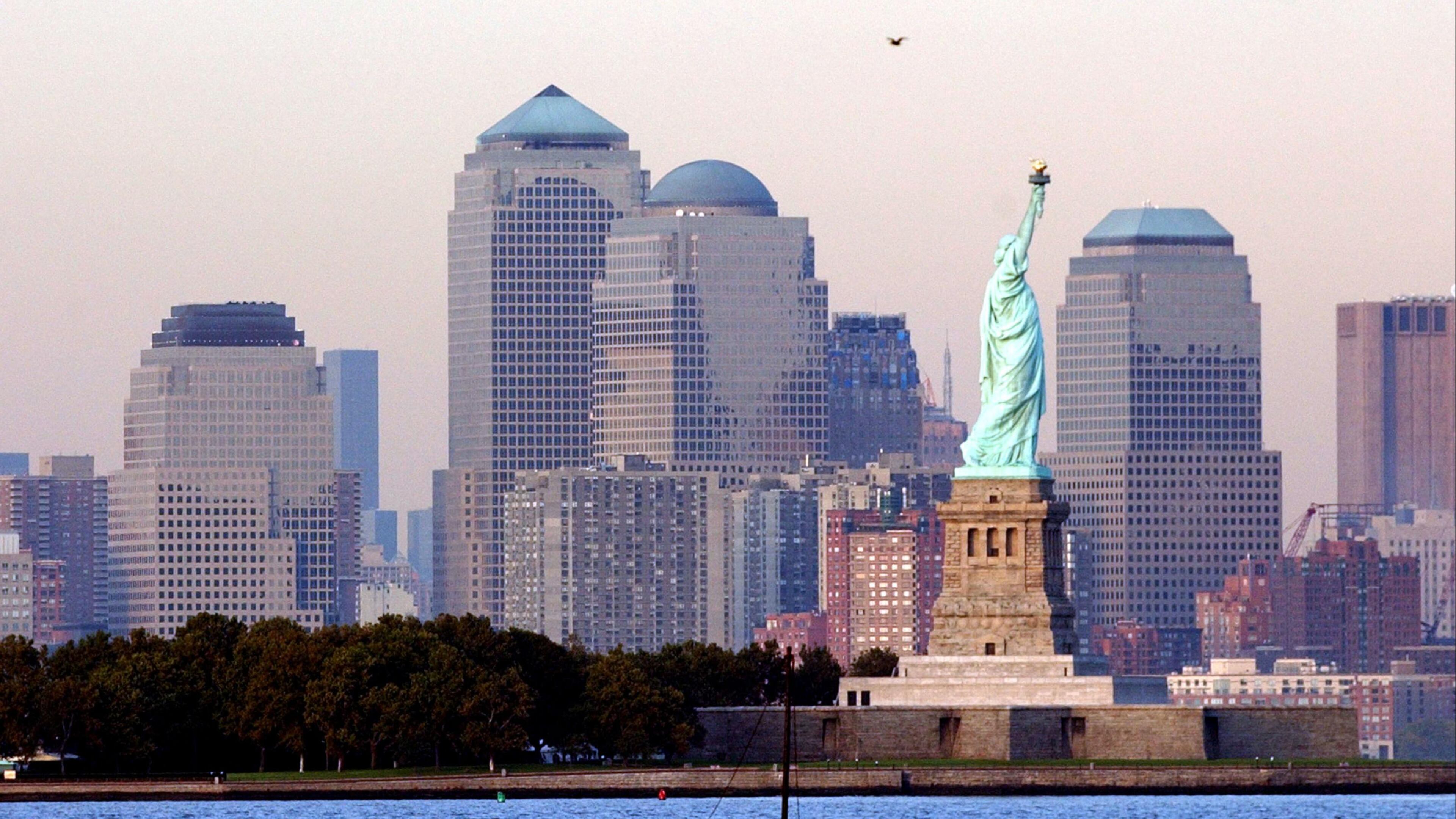 A New York man seeking a kidney donor posted a sign in Times Square.