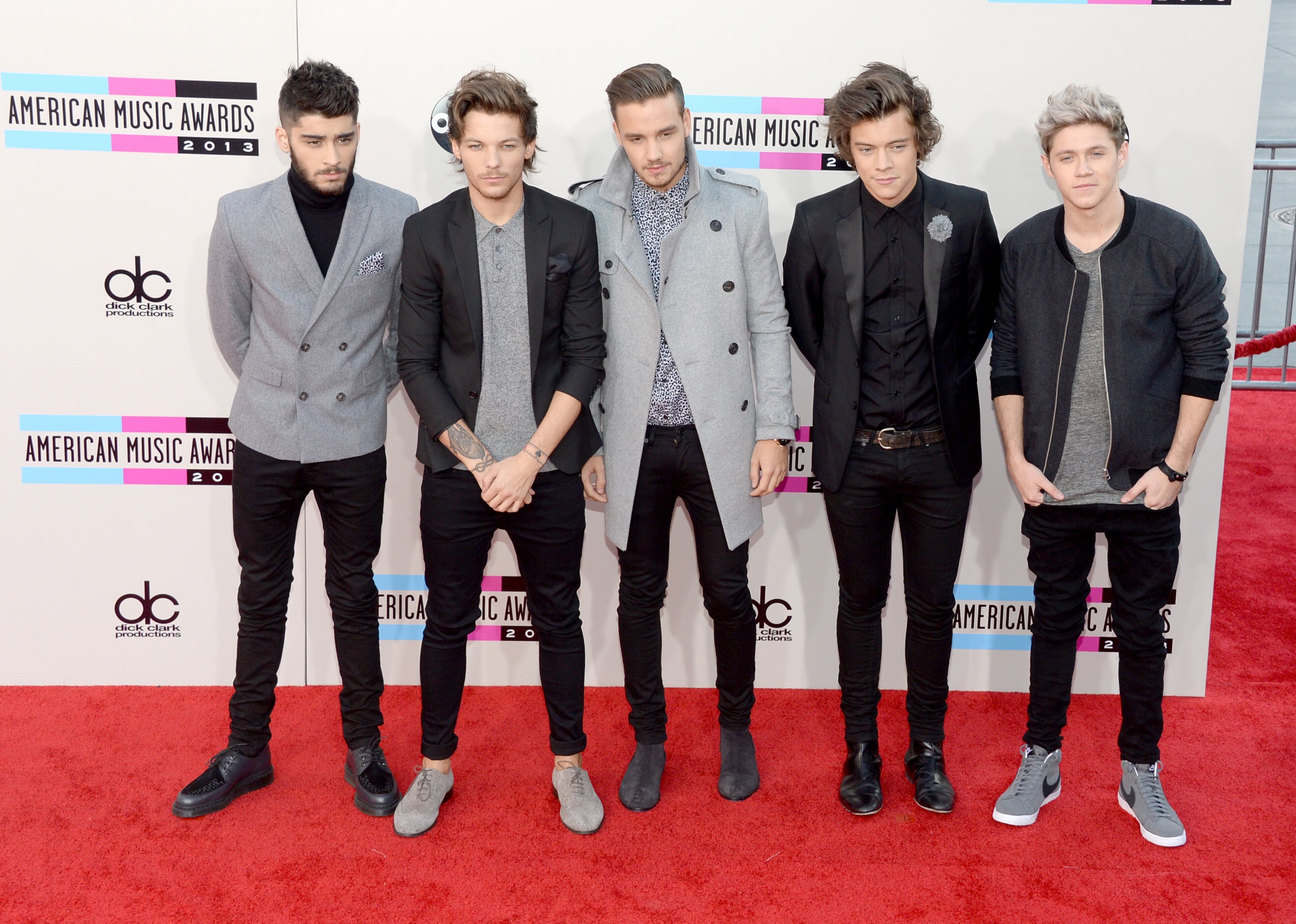 LOS ANGELES, CA - NOVEMBER 24: Singers (L-R) Zayn Malik, Louis Tomlinson, Liam Payne, Harry Styles, and Niall Horan of One Direction attend the 2013 American Music Awards at Nokia Theatre L.A. Live on November 24, 2013 in Los Angeles, California. (Photo by Jason Kempin/Getty Images)