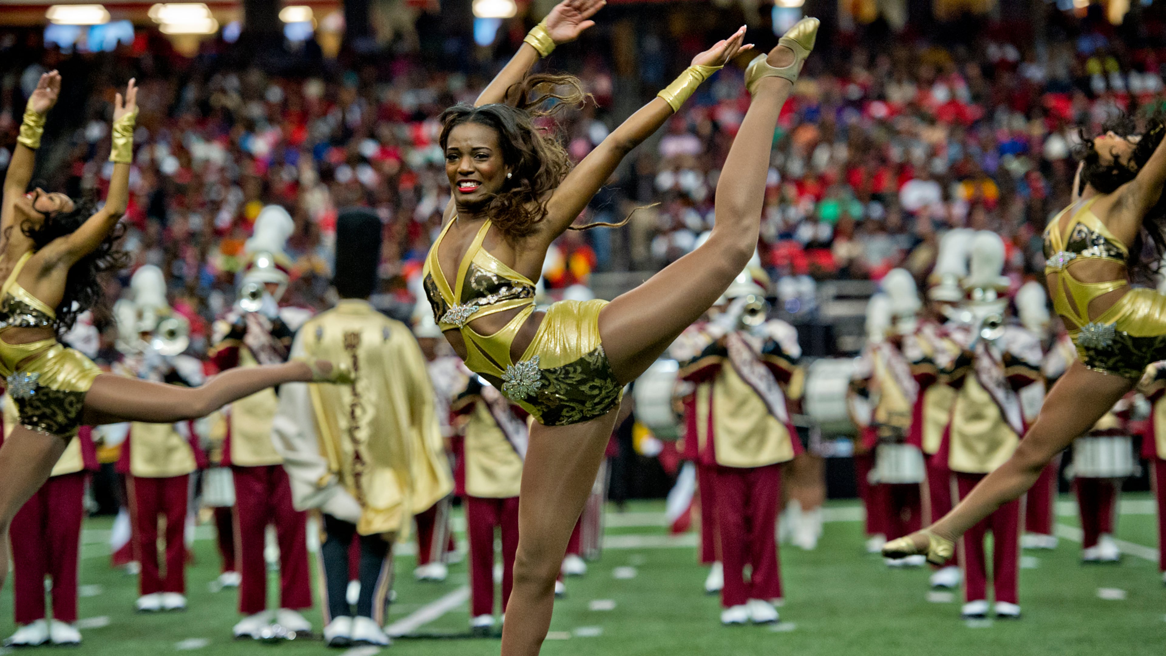 January 24, 2015 Atlanta - Bethune Cookman University's Vernisha Levell (center) performs during the Honda Battle of the Bands at the Georgia Done in Atlanta on Saturday, January 24, 2015. Marching bands from all over the southeast competed in the 13th annual competition in front of thousands of fans. JONATHAN PHILLIPS / SPECIAL