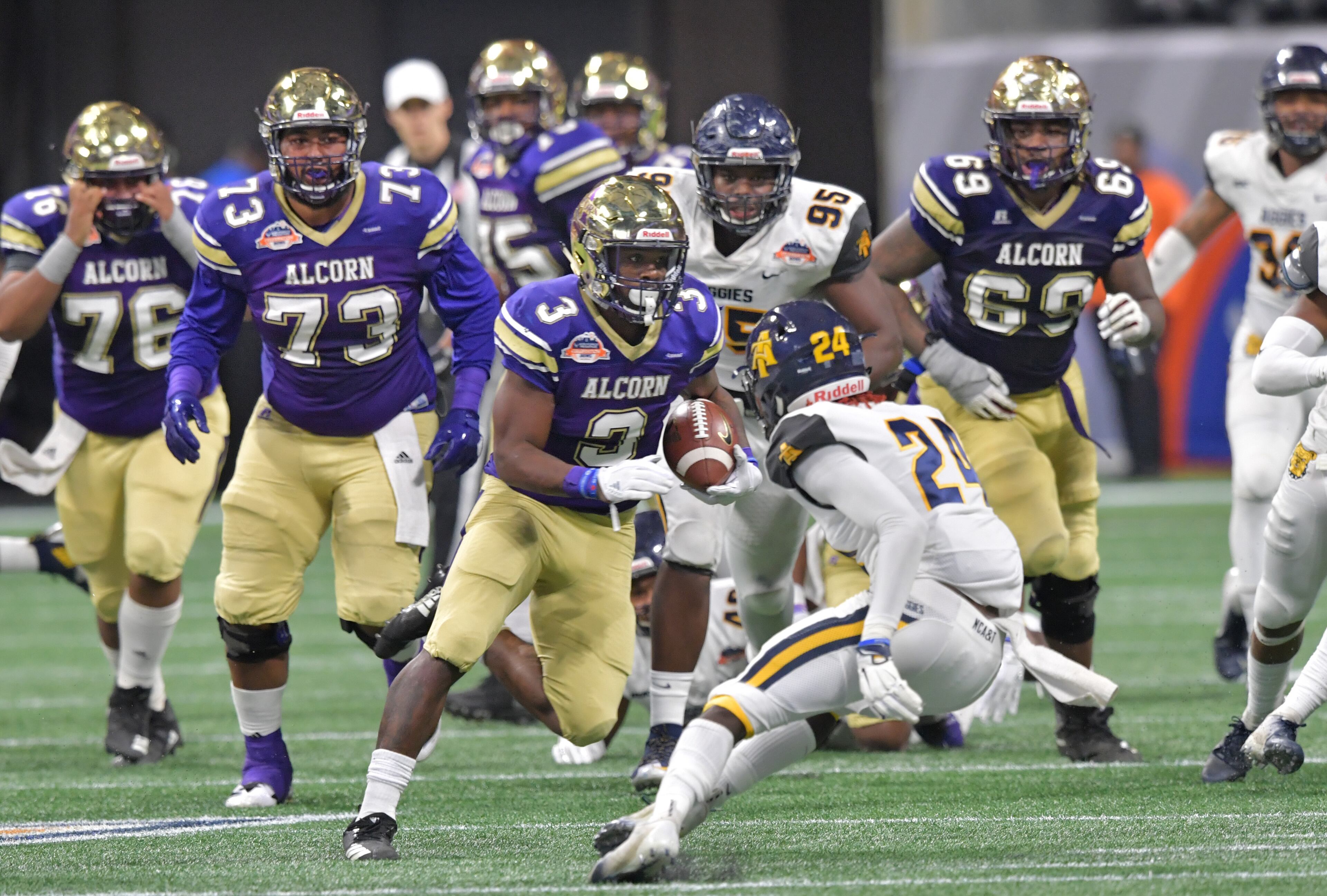 December 15, 2018 Atlanta - Alcorn State running back De'Shawn Waller (3) runs for a long first down during the second half of the 2018 Celebration Bowl at Mercedes-Benz Stadium on Saturday, December 15, 2018. North Carolina A&T won 24-22 over the Alcorn State. HYOSUB SHIN / HSHIN@AJC.COM