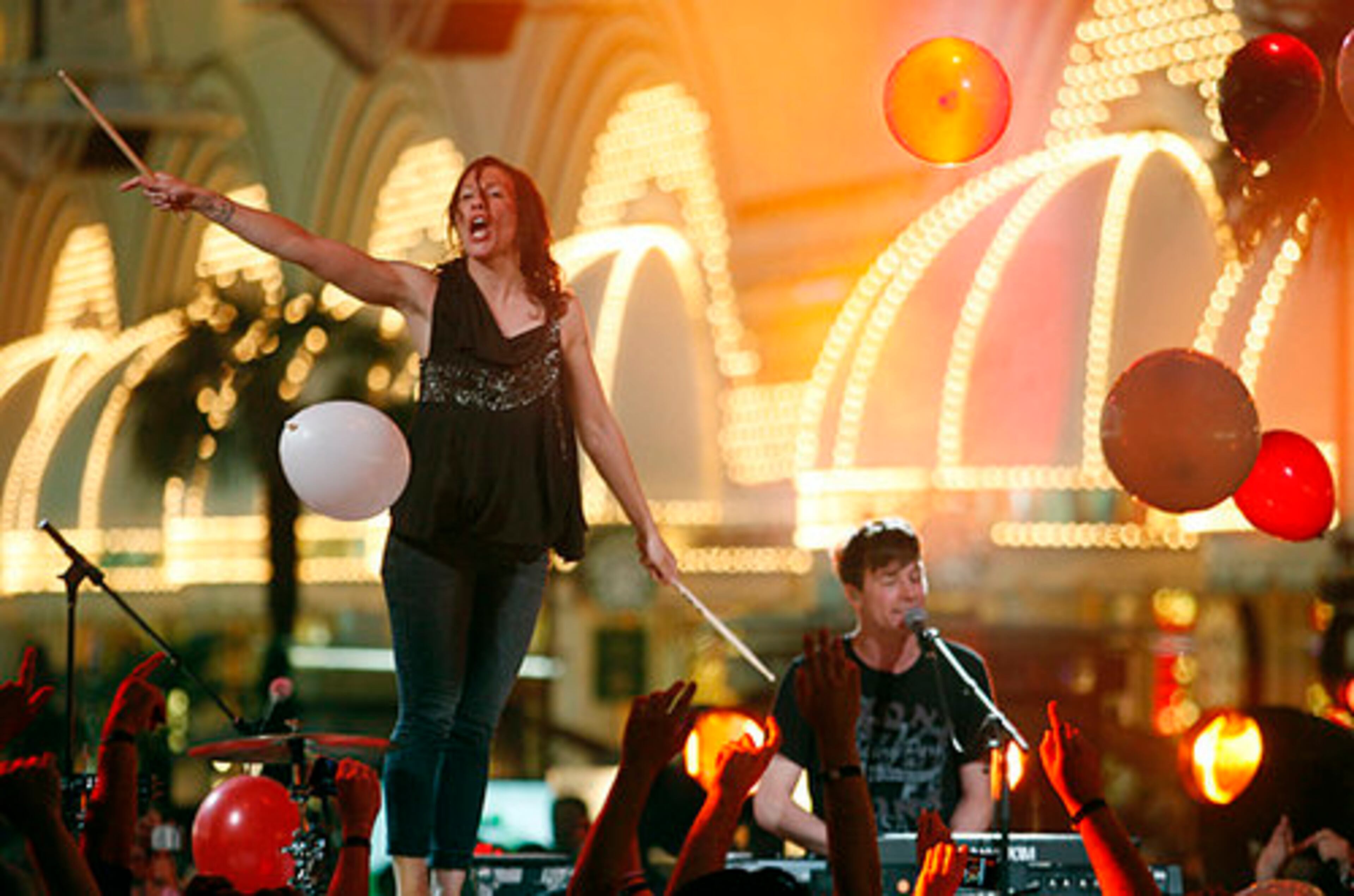 Matt and Kim perform.