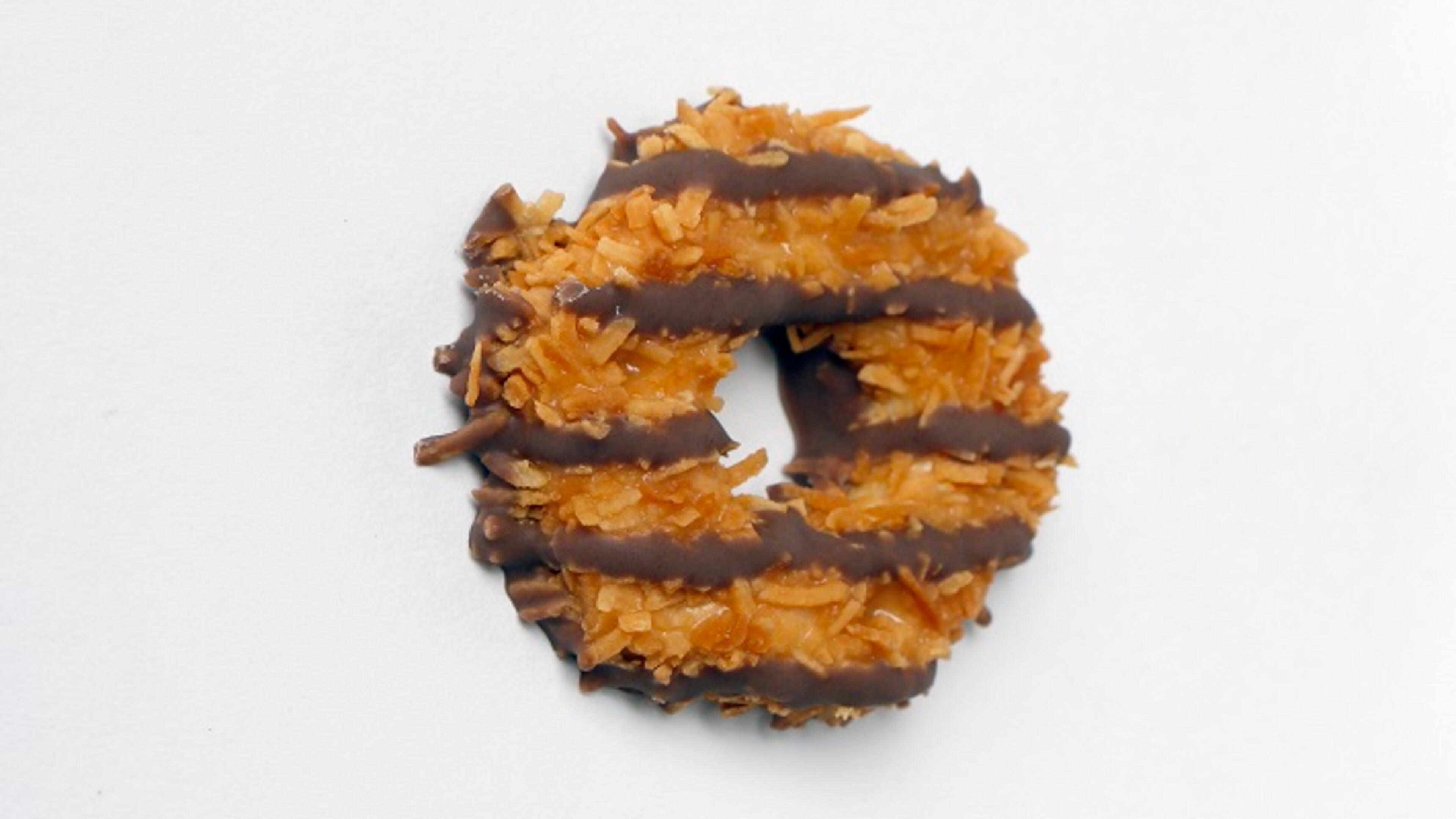 The Vivino app has put together a guide to pairing wine with Girl Scout cookies, including the Caramel deLite. (Anne Cusack/Los Angeles Times/TNS)