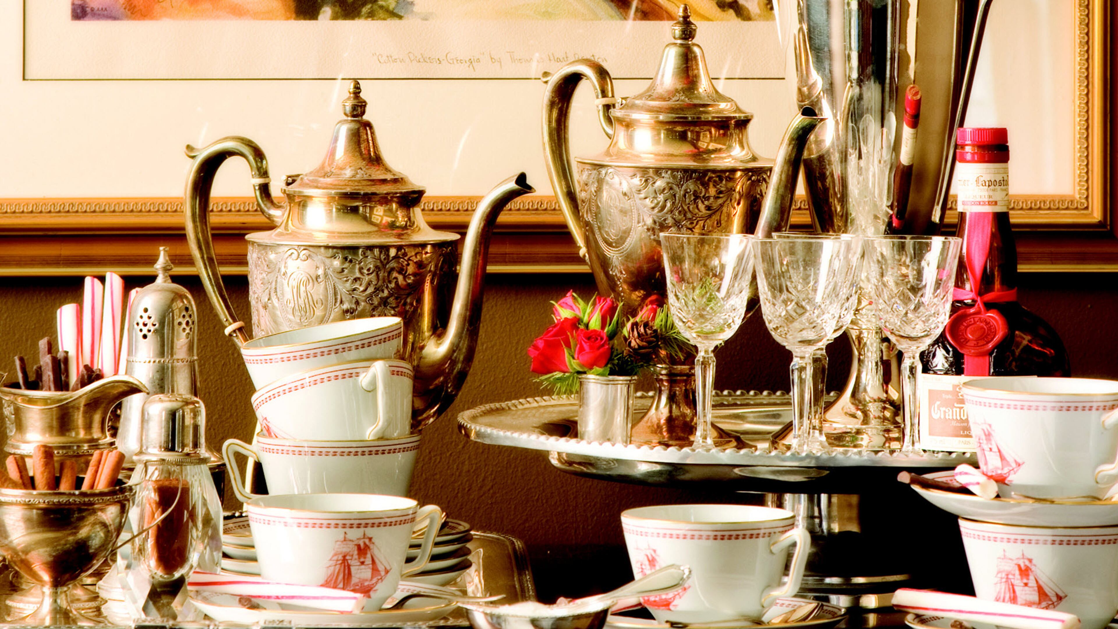 With a bar set up for guests, they can relax with a cocktail or nightcap. (Mary Carol Garrity/TNS)