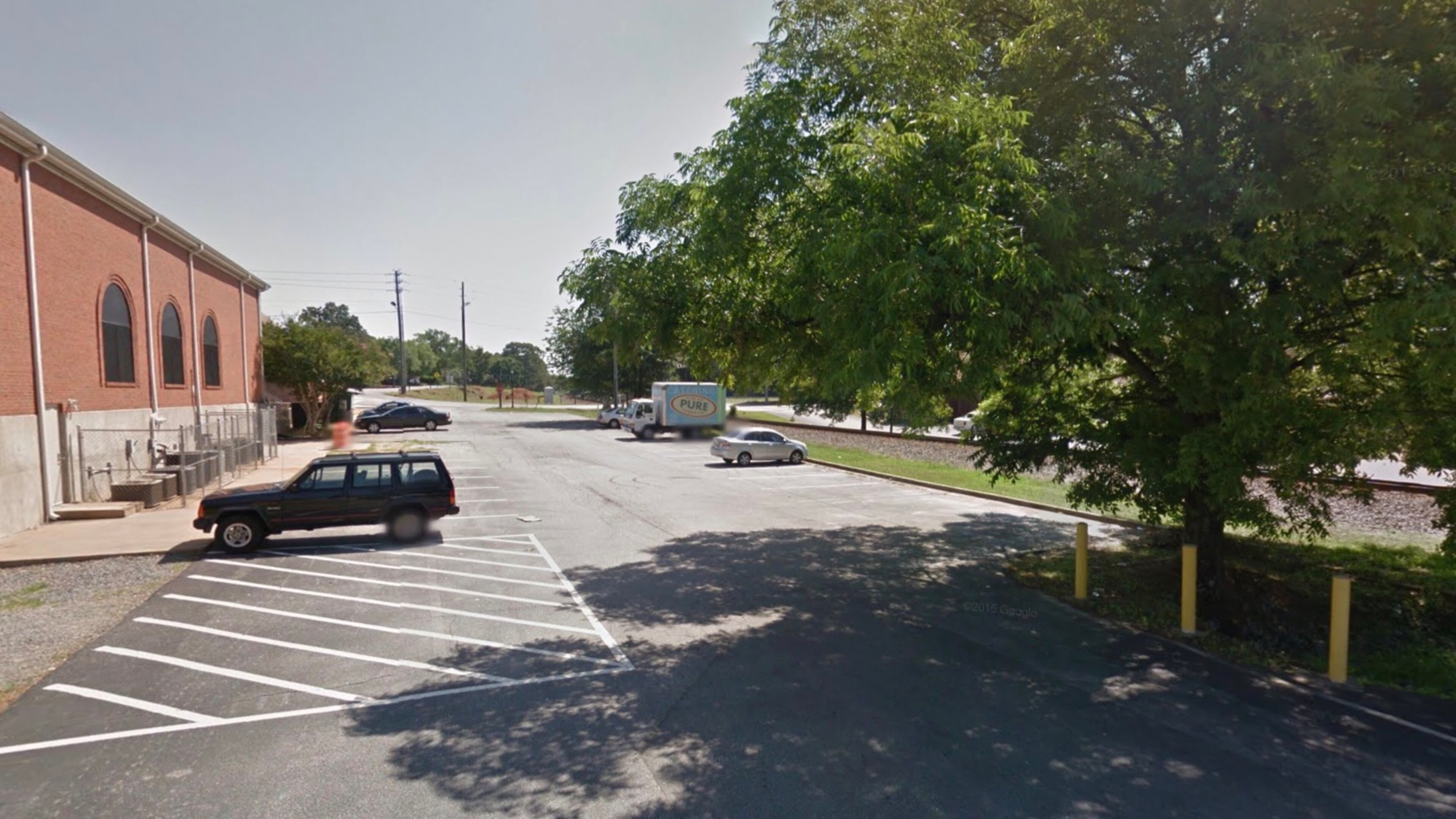 Duluth has entered into an updated lease agreement with Norfolk Southern for public parking near the railroad tracks. Courtesy Google Maps