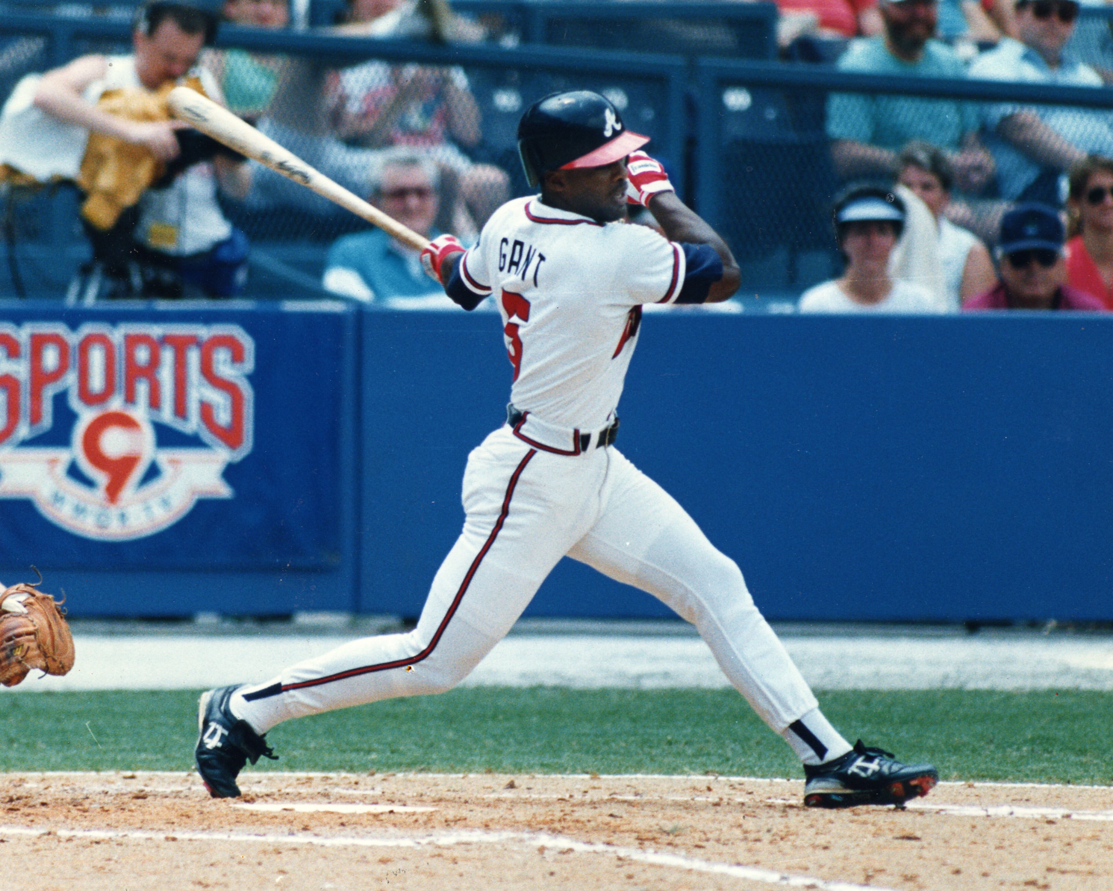 Ron Gant bats against the New York Mets in 1991. (Rich Mahan / AJC staff)