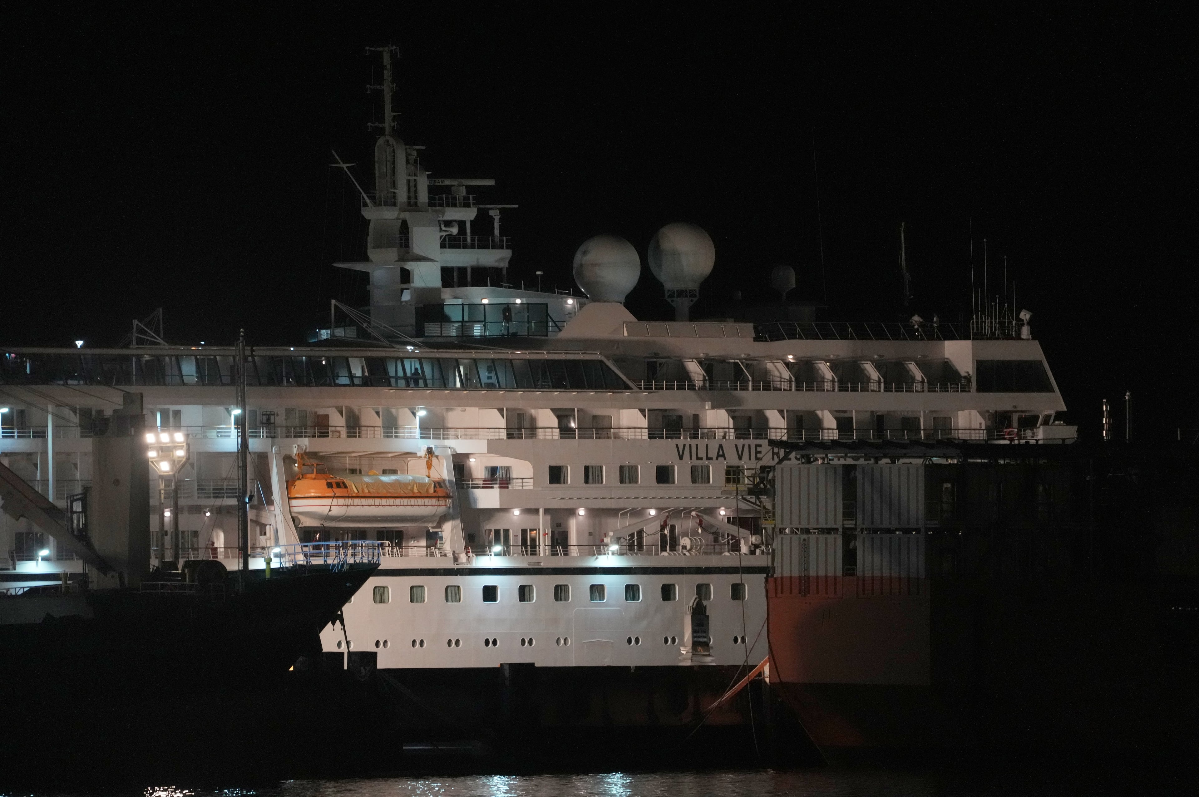 Cambodia US Cruise Ship