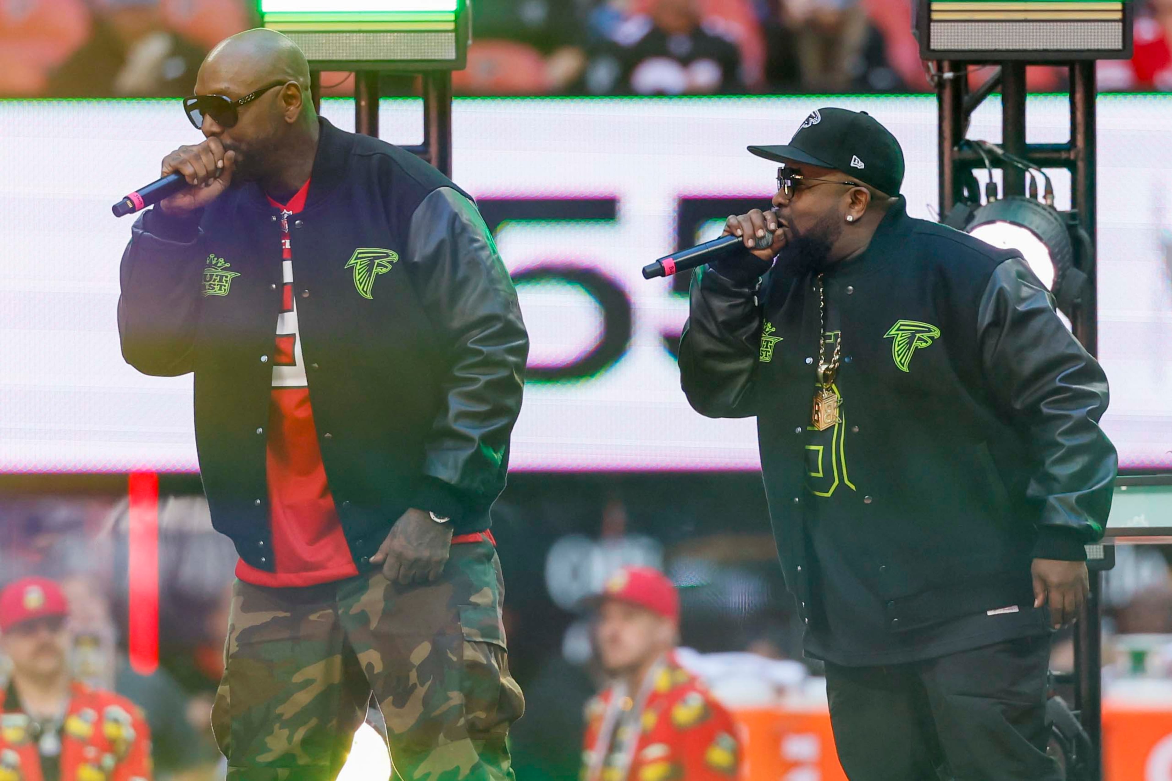 Big Boi and Sleepy Brown perform during the halftime show of an NFL football game between the Atlanta Falcons and the San Francisco 49ers at Mercedes-Benz Stadium in Atlanta, GA, on Sunday, Oct. 25, 2026. (Miguel Martinez/AJC)